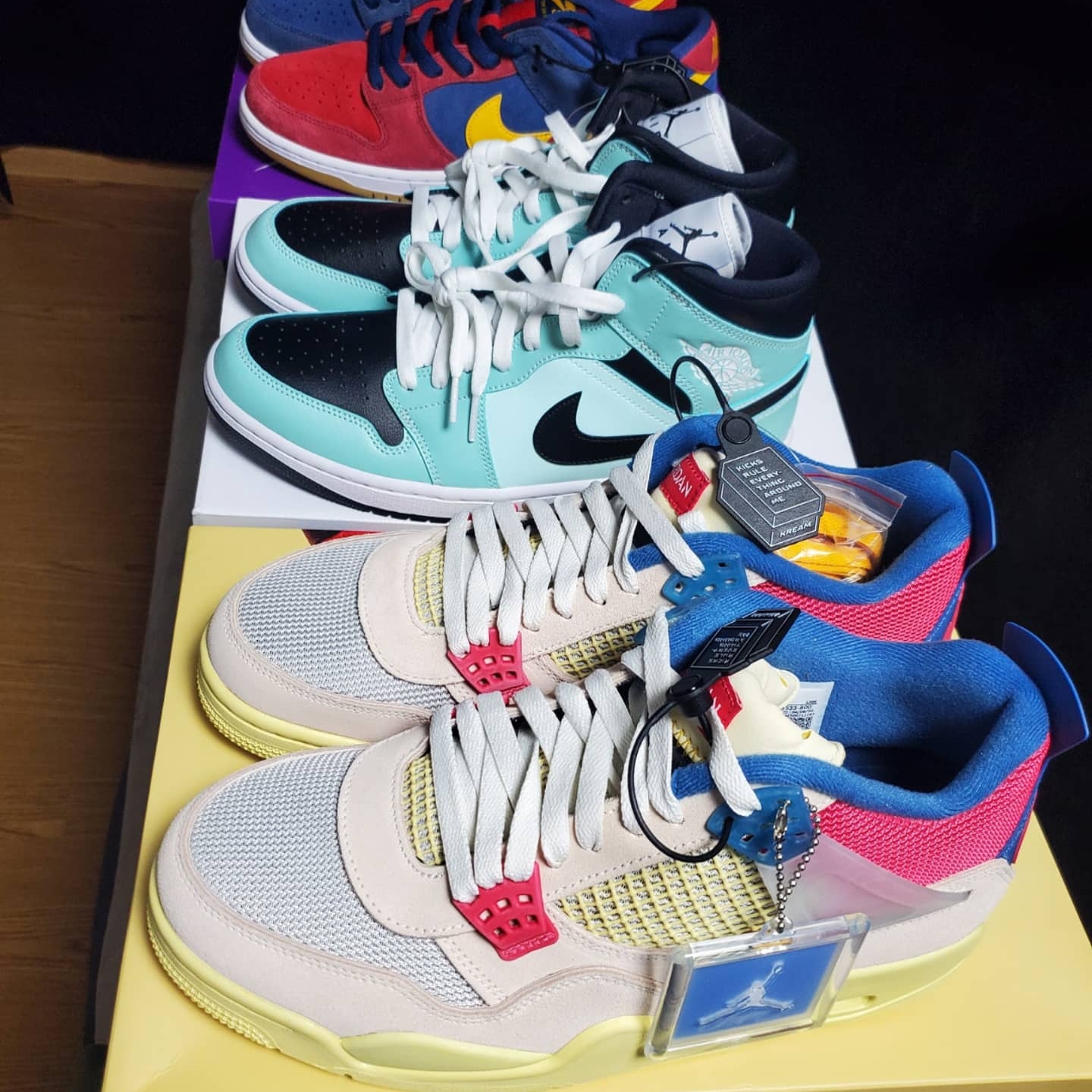 Jordan 4 x Union Retro Guava Ice, (W) Jordan 1 Mid Teal Tint 착용 스타일 - 1