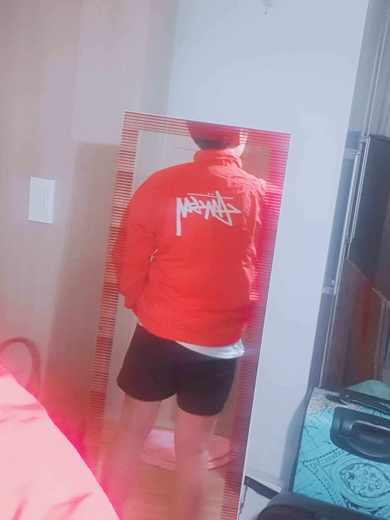 Nike x Stussy Windrunner Jacket Habanero Red 착용 스타일 - 2