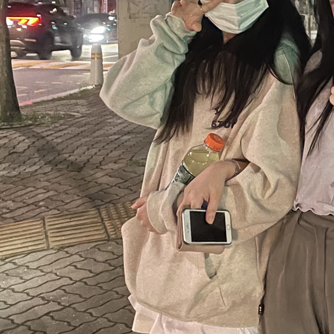 IAB Studio Hoodie Oatmeal Gray - 21SS 착용 스타일 - 2