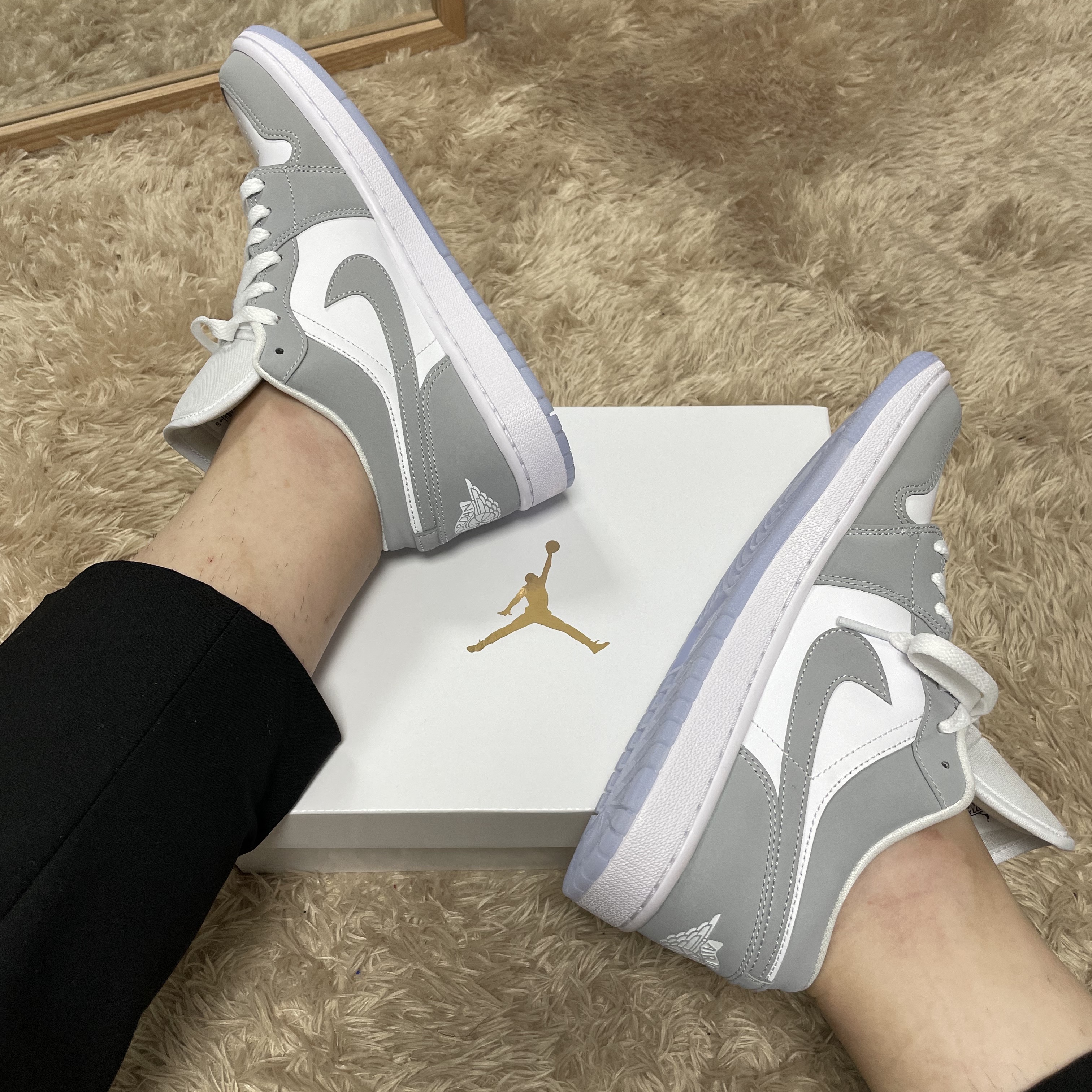 (W) Jordan 1 Low White Wolf Grey 착용 스타일
