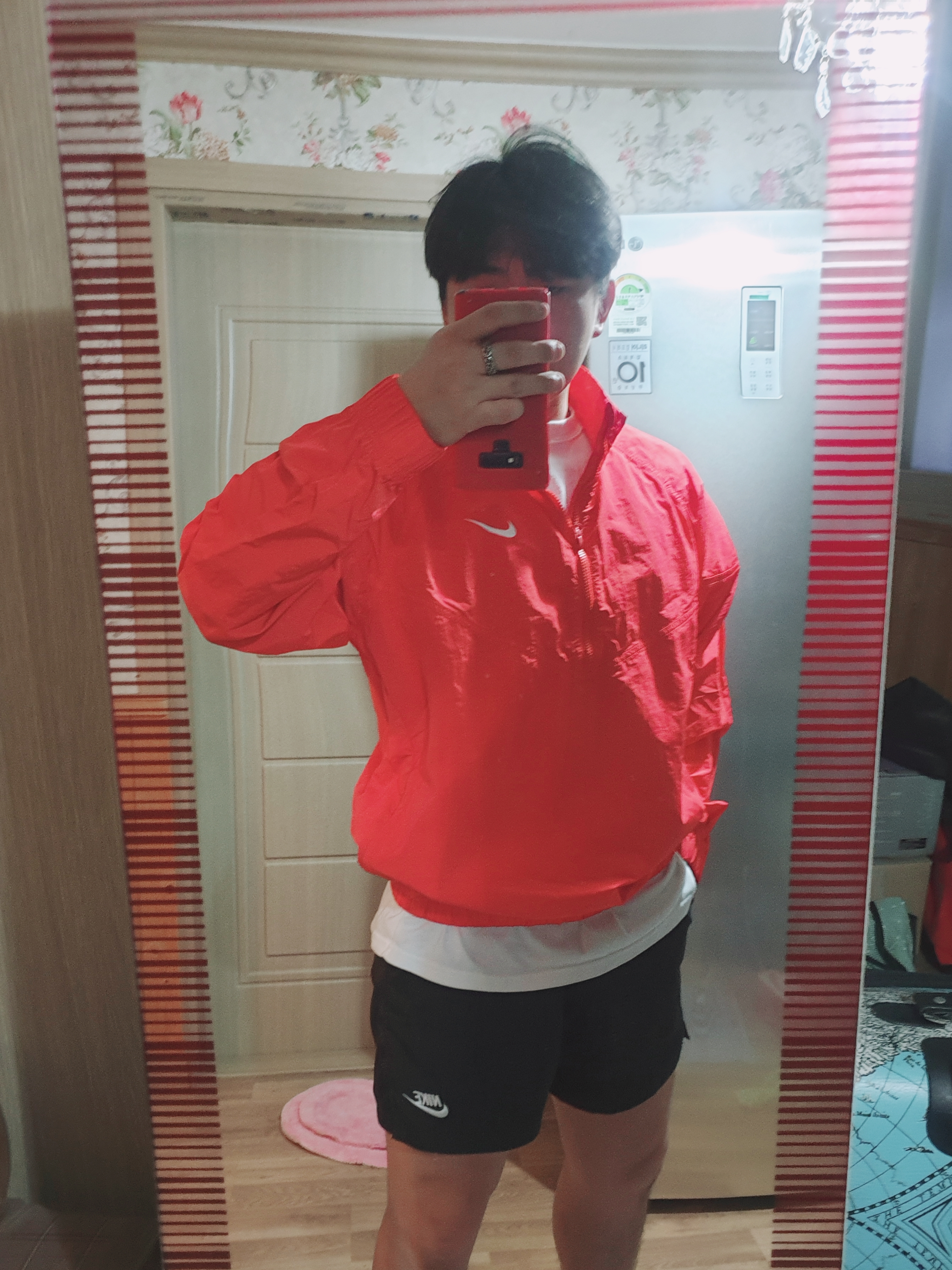 Nike x Stussy Windrunner Jacket Habanero Red 착용 스타일 - 1