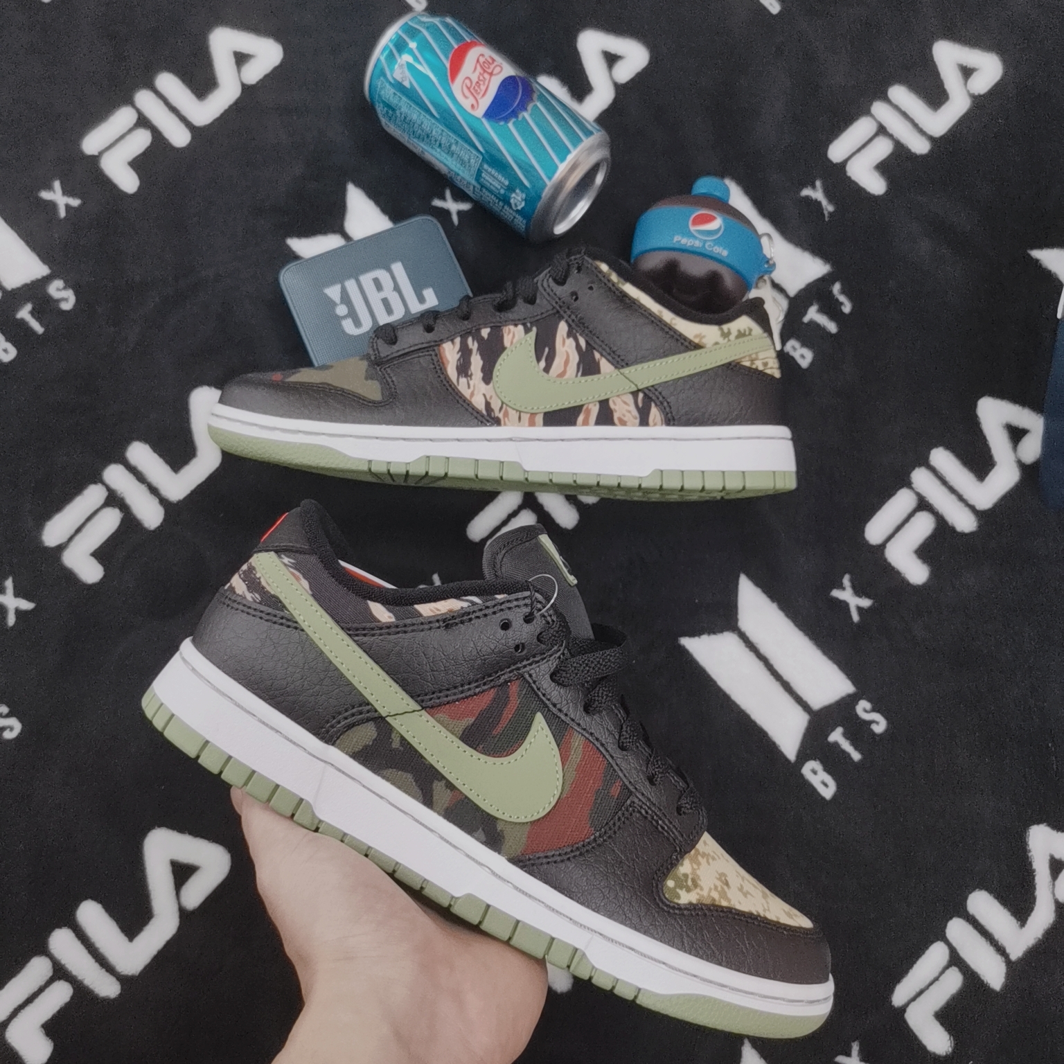 Nike Dunk Low SE Black Multi Camo 착용 스타일 - 3