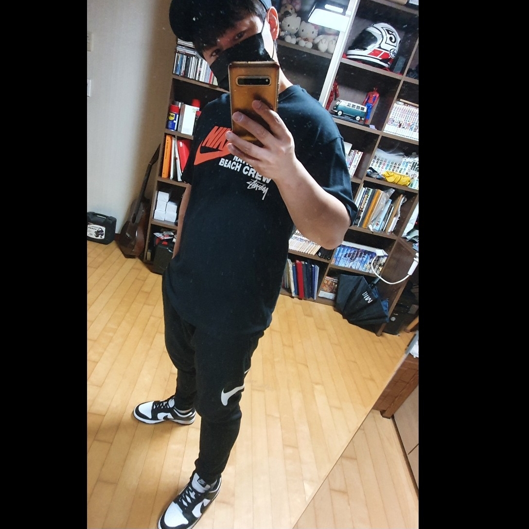 Nike Dunk Low Retro Black, Nike x Stussy International Beach Crew T-Shirt Black - Asia 착용 스타일
