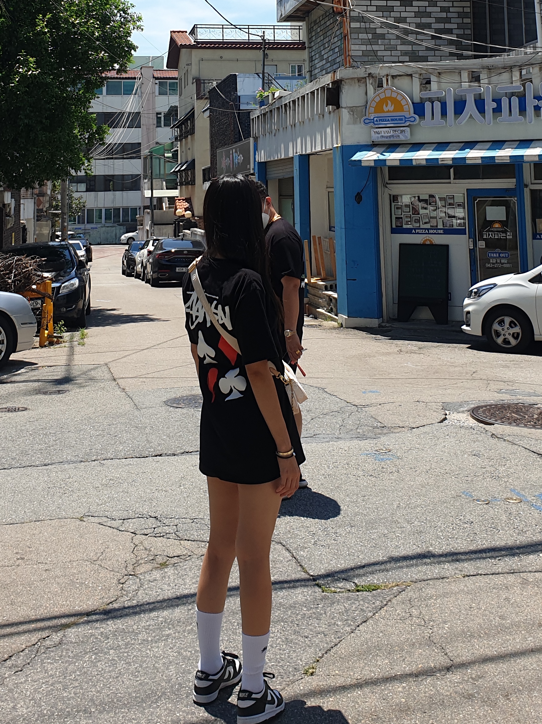 Stussy Full Deck 2 T-Shirt Black, (W) Nike Dunk Low Black 착용 스타일 - 3