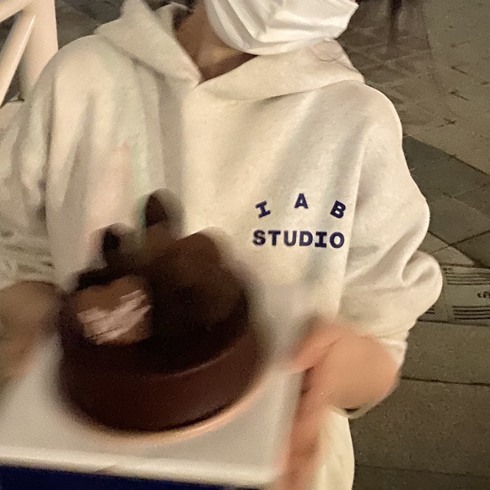 IAB Studio Hoodie Oatmeal Gray - 21SS 착용 스타일 - 3
