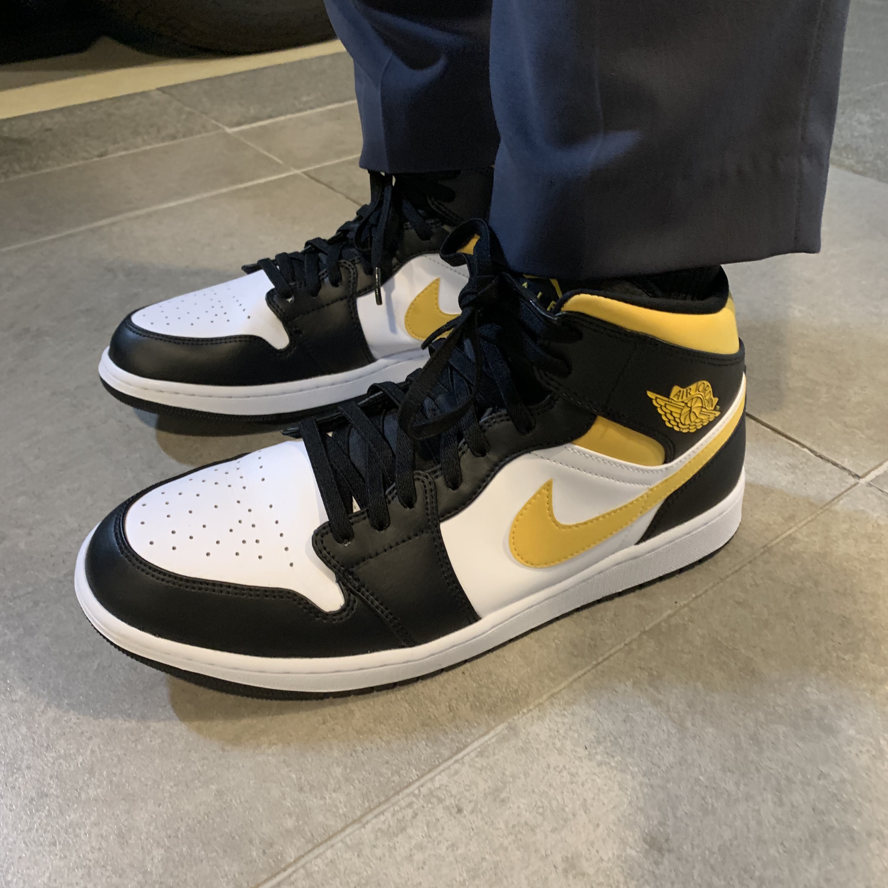 Jordan 1 Low White Black Mystic Green, Jordan 1 Mid Pollen 착용 스타일 - 2