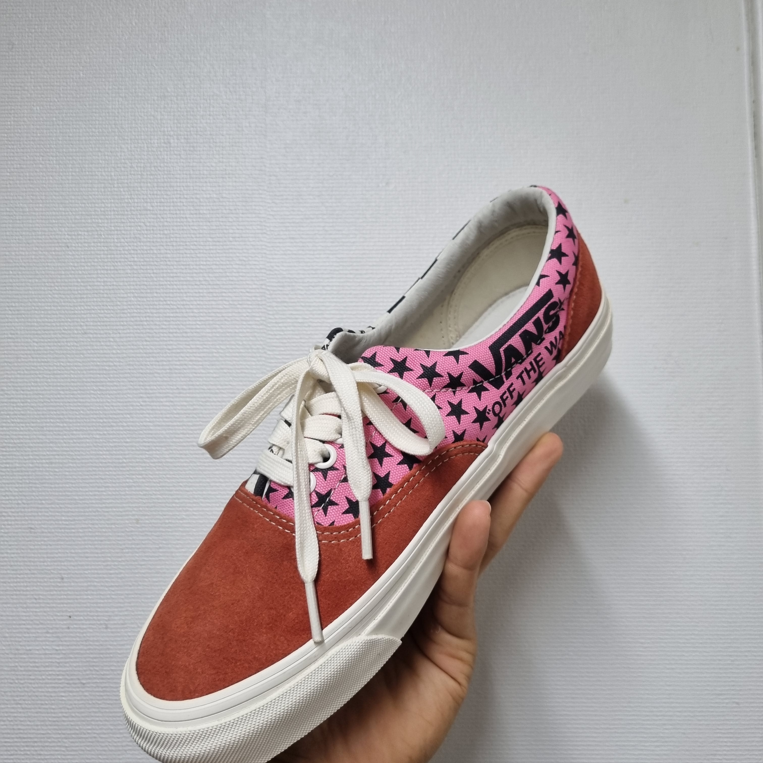 Vans Vault OG Era LX Bossa Nova 착용 스타일 - 3