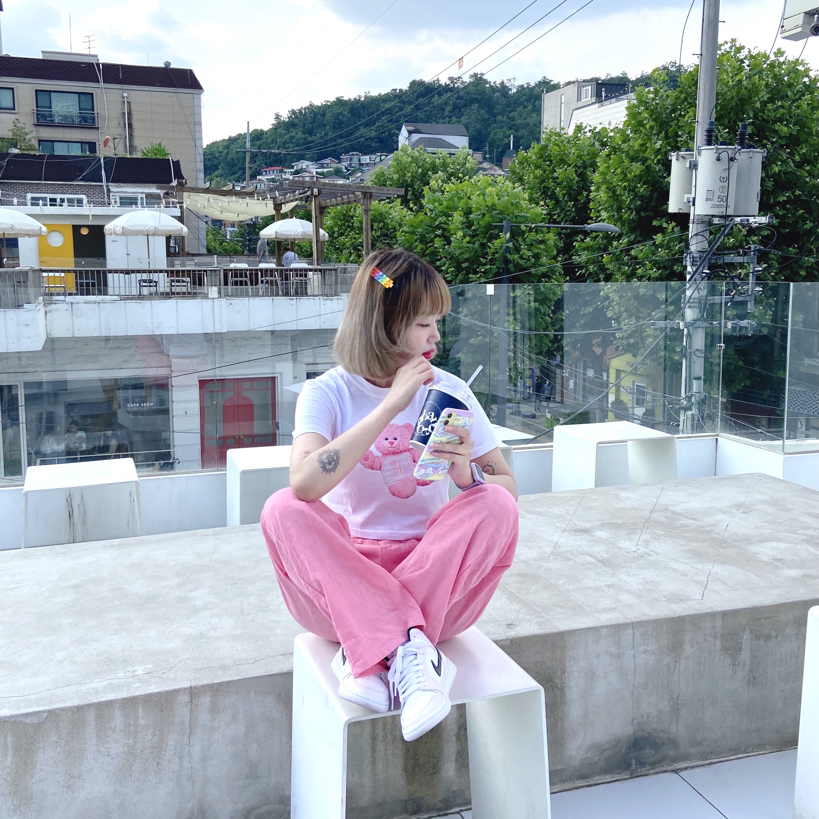 (W) Jordan 1 Mid Barely Rose 착용 스타일