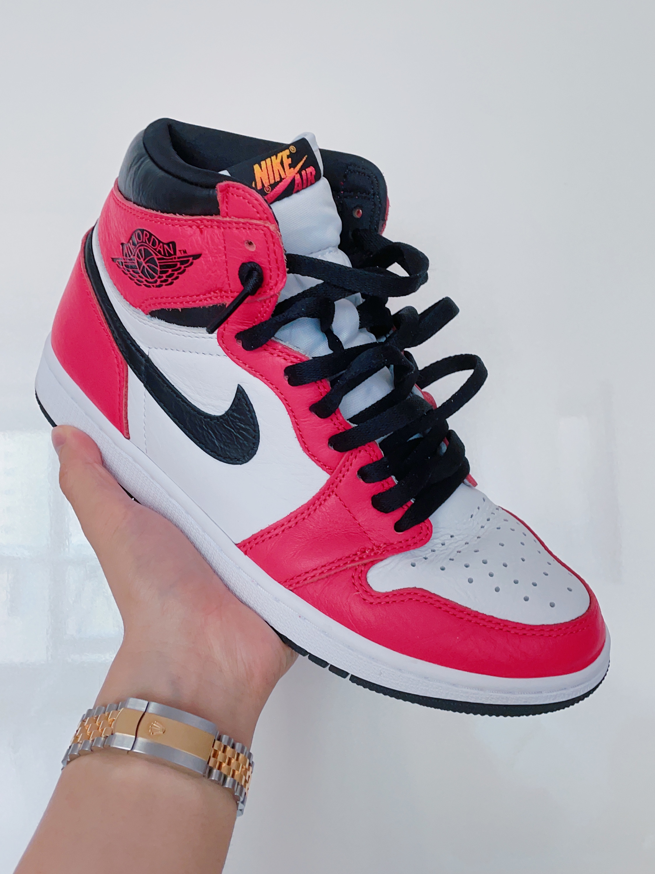 Jordan 1 Retro High OG Light Fusion Red 착용 스타일