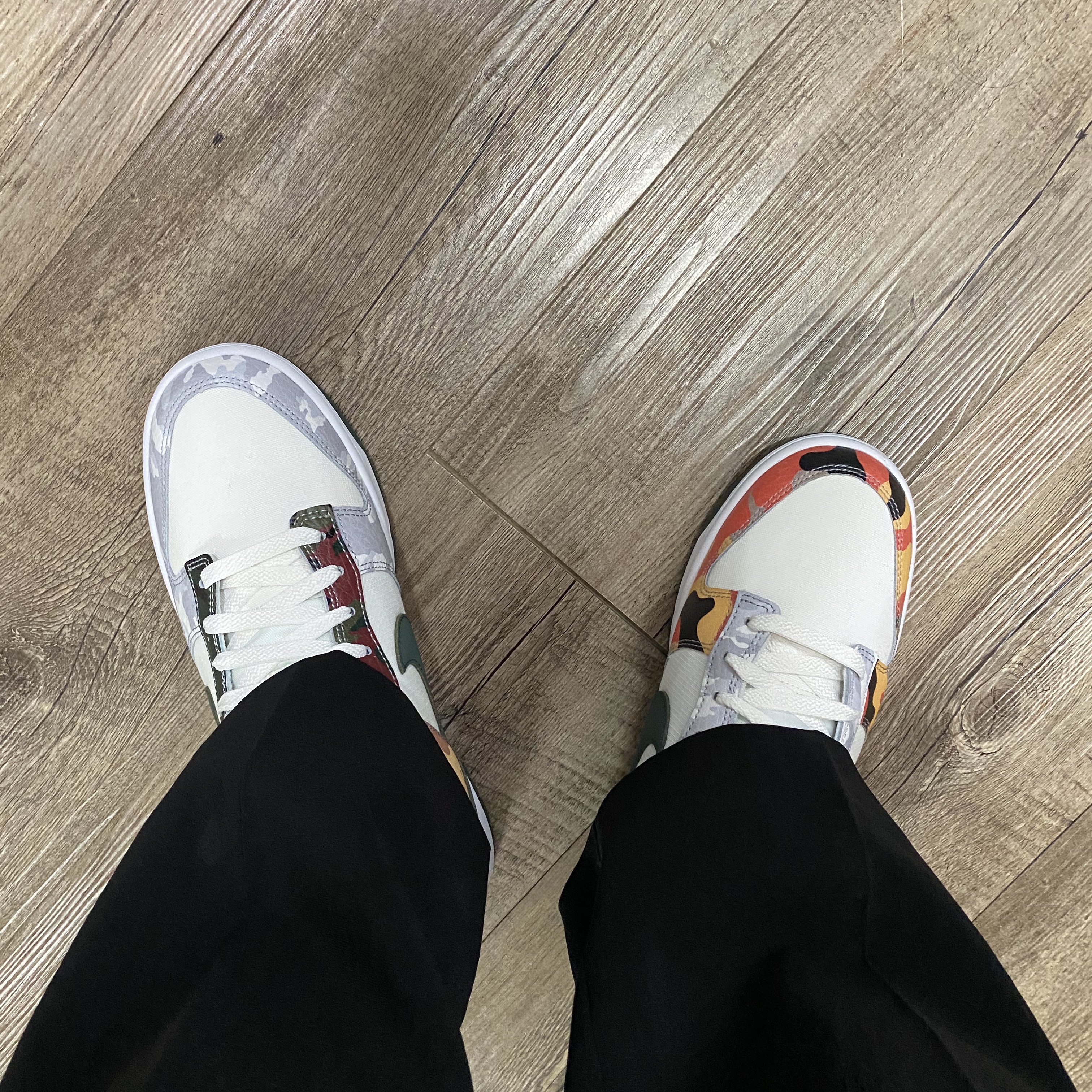Nike Dunk Low SE Sail Multi Camo 착용 스타일 - 3