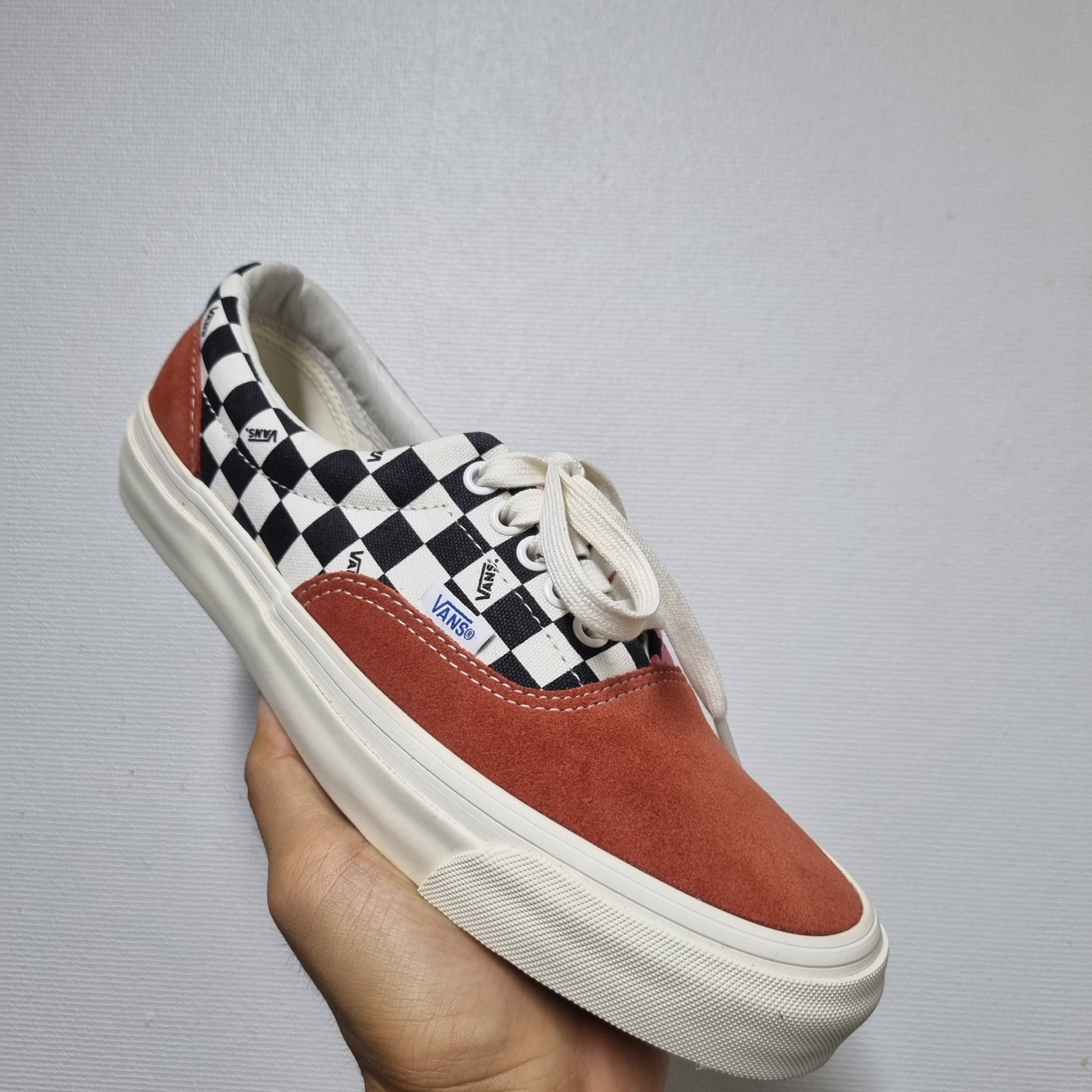 Vans Vault OG Era LX Bossa Nova 착용 스타일 - 2