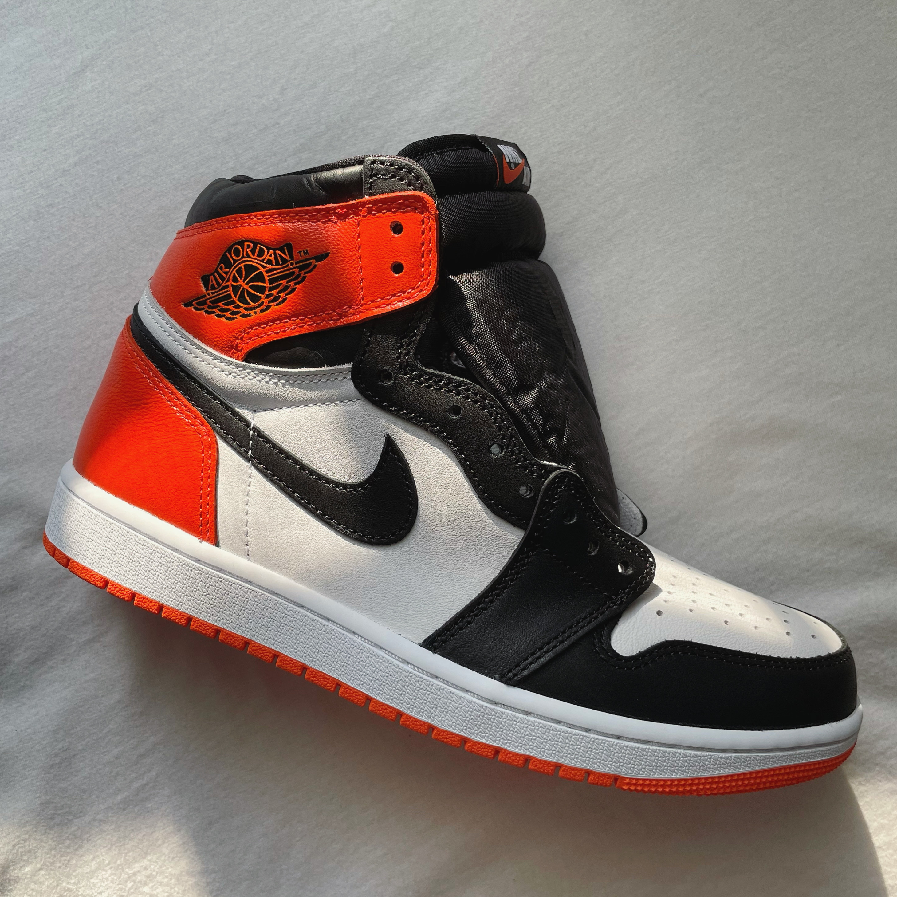 Jordan 1 Retro High OG Electro Orange, (GS) Jordan 1 Retro High OG Electro Orange 착용 스타일