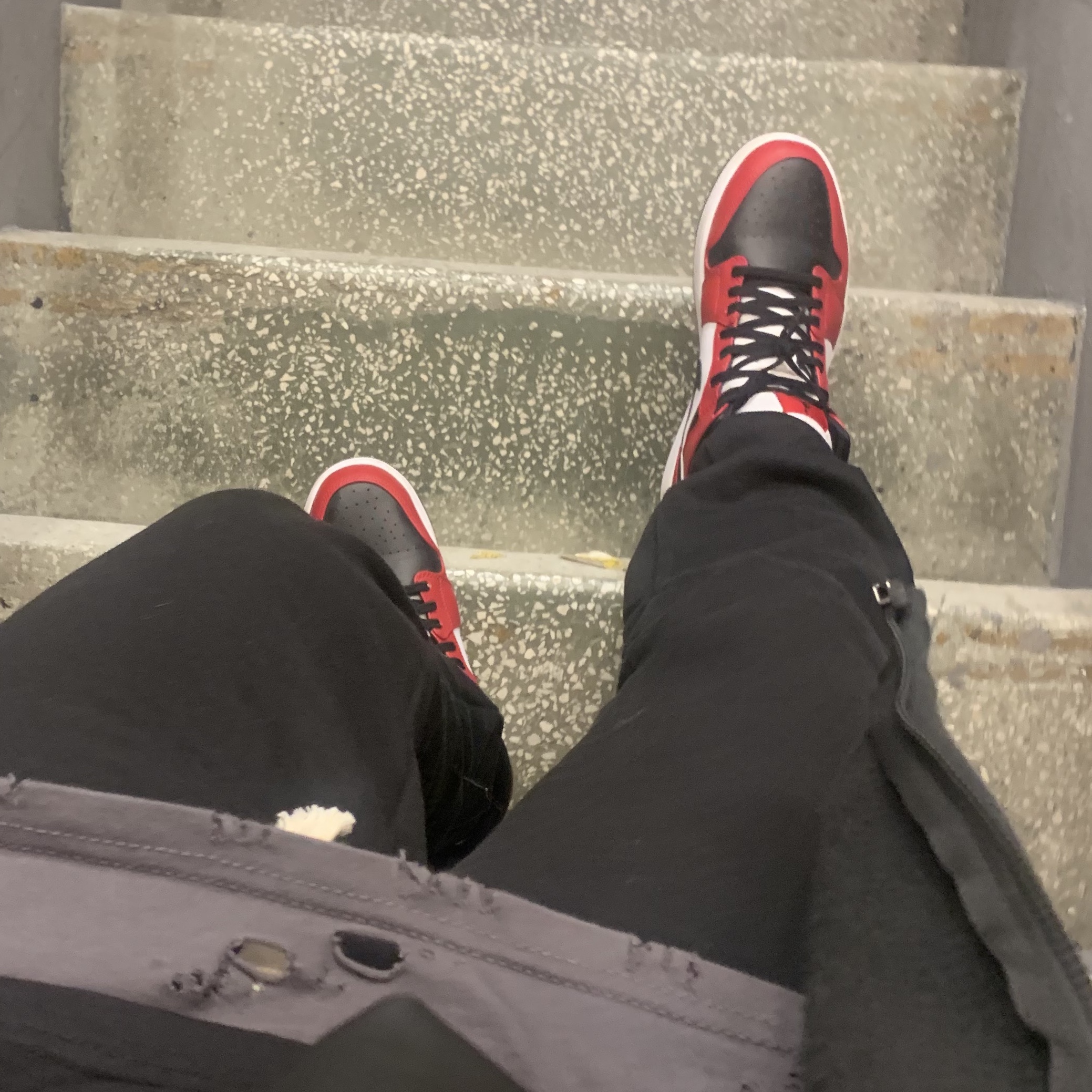 Jordan 1 Mid Chicago Black Toe 착용 스타일