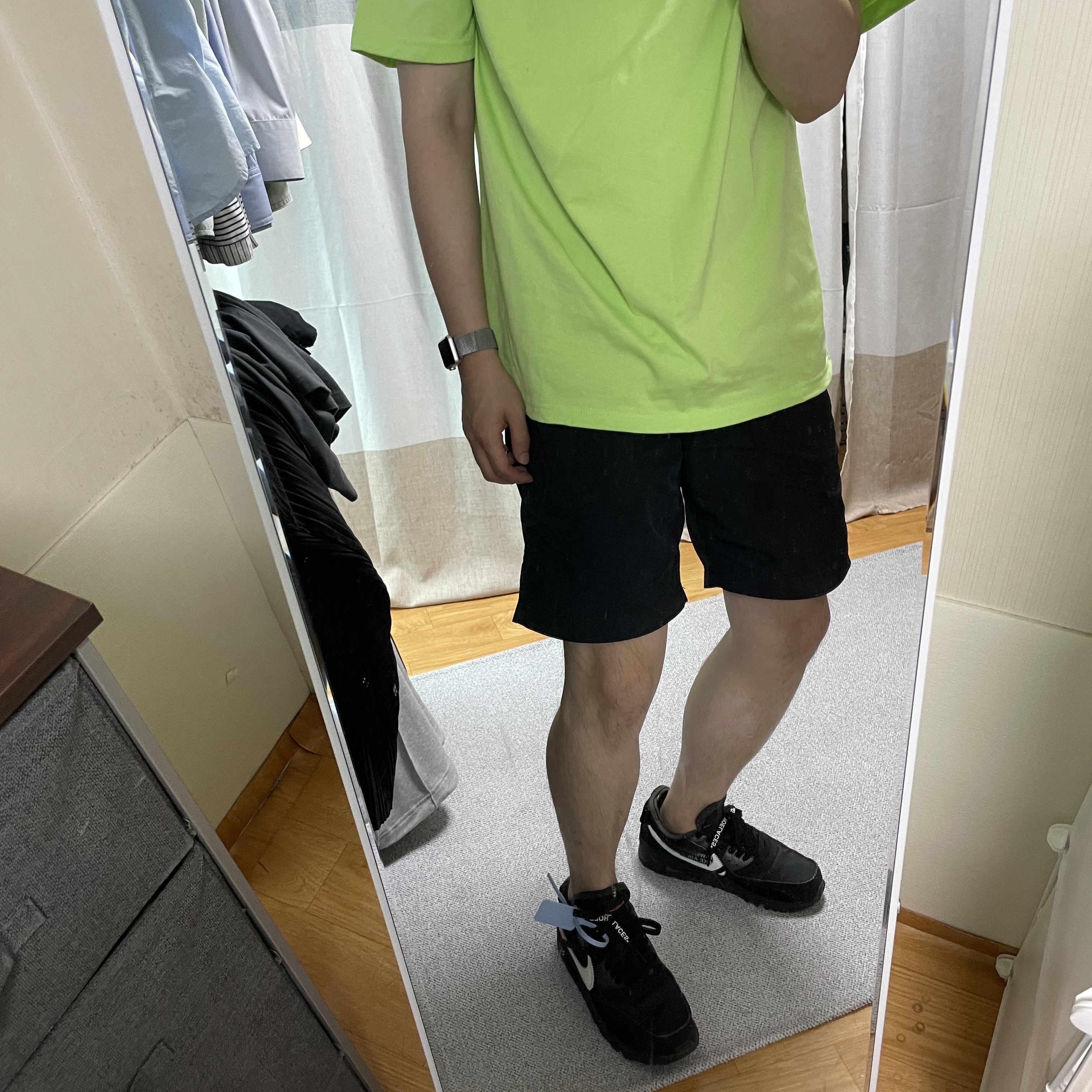 Adidas Yeezy Boost 700 Wave Runner Solid Grey 2017/2019, Nike x Off-White Air Max 90 V2 Black White 착용 스타일 - 3