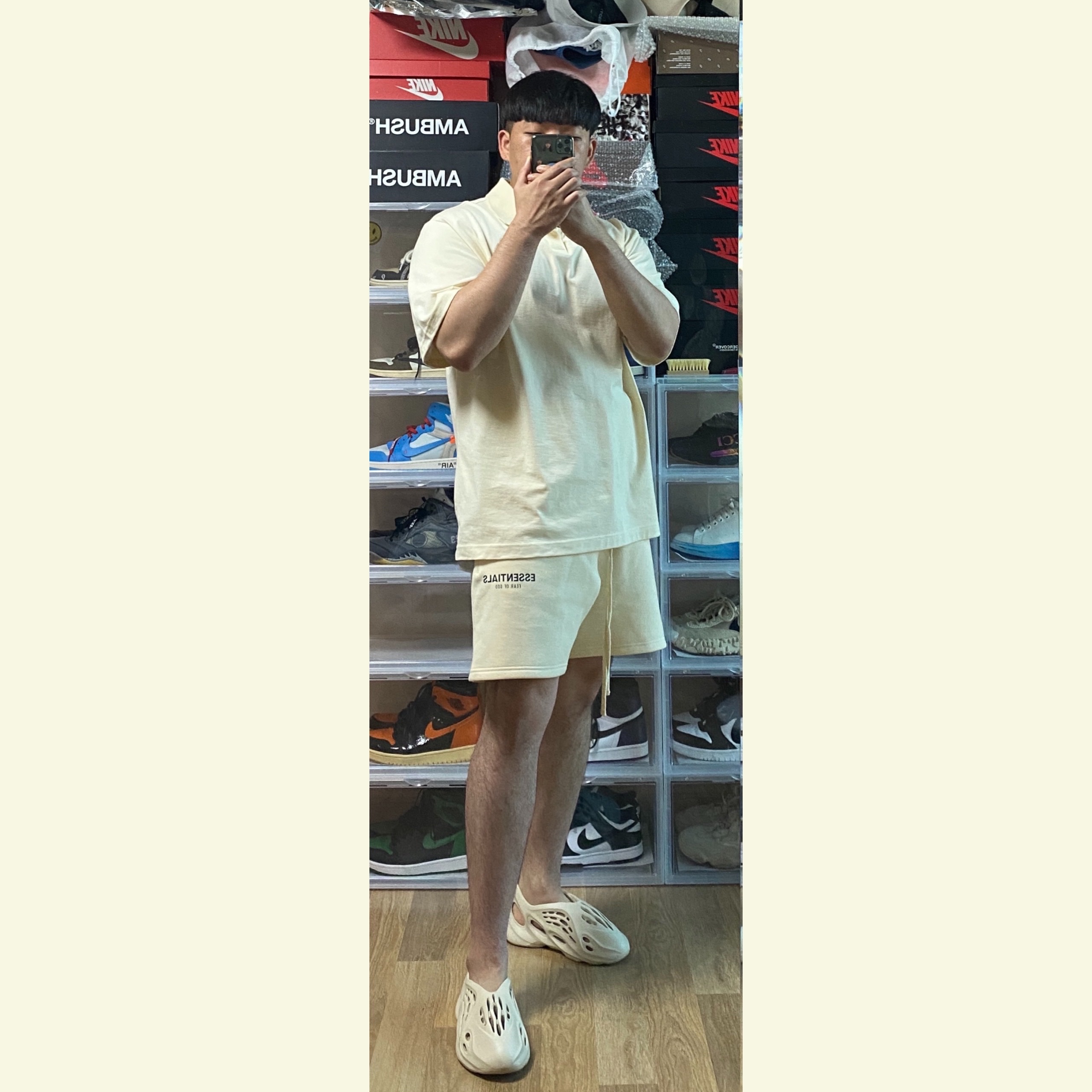 Essentials Sweatshorts Cream - 21SS, Essentials Short Sleeve Polo Cream - 21SS 착용 스타일