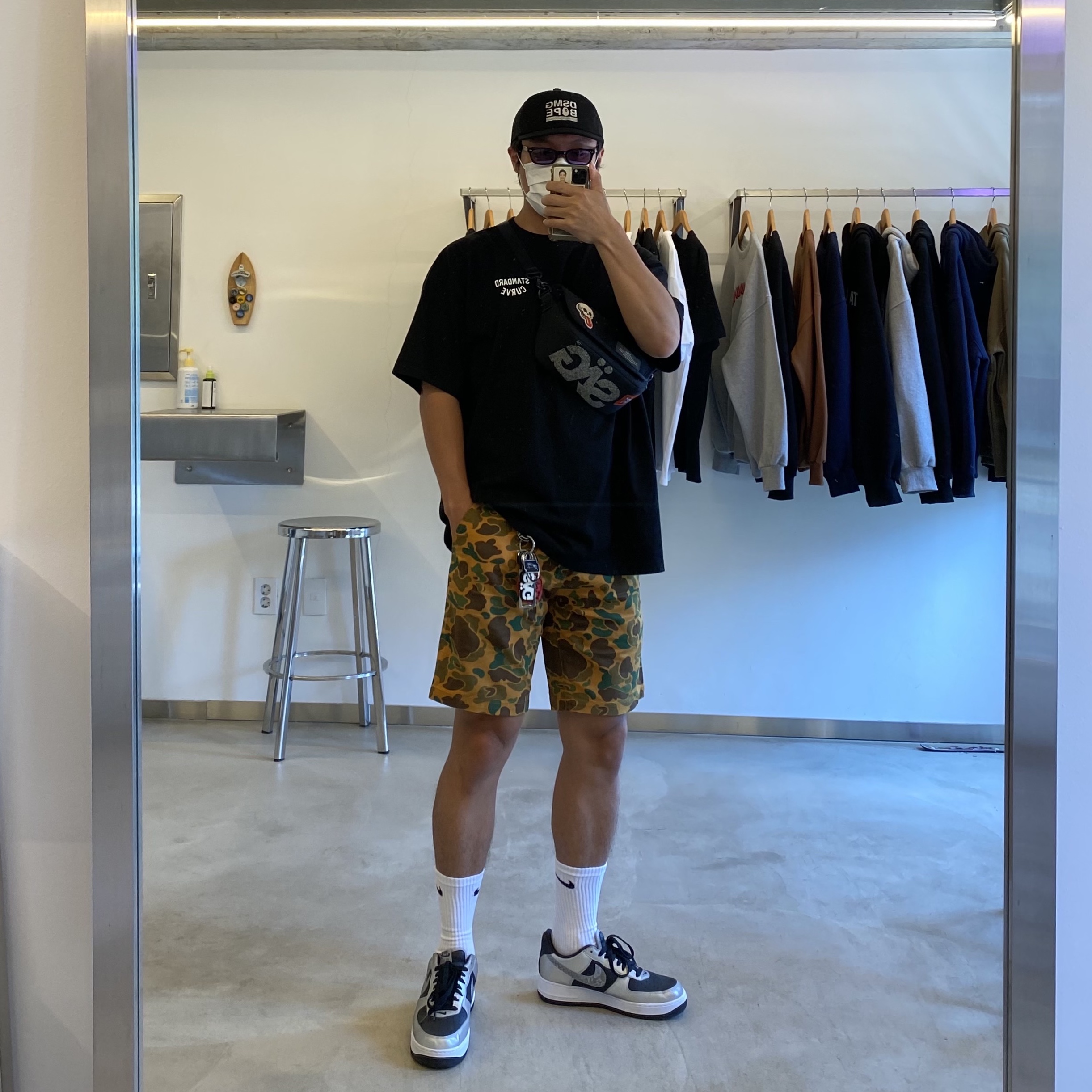 Nike Air Force 1 B Silver Snake 착용 스타일 - 1