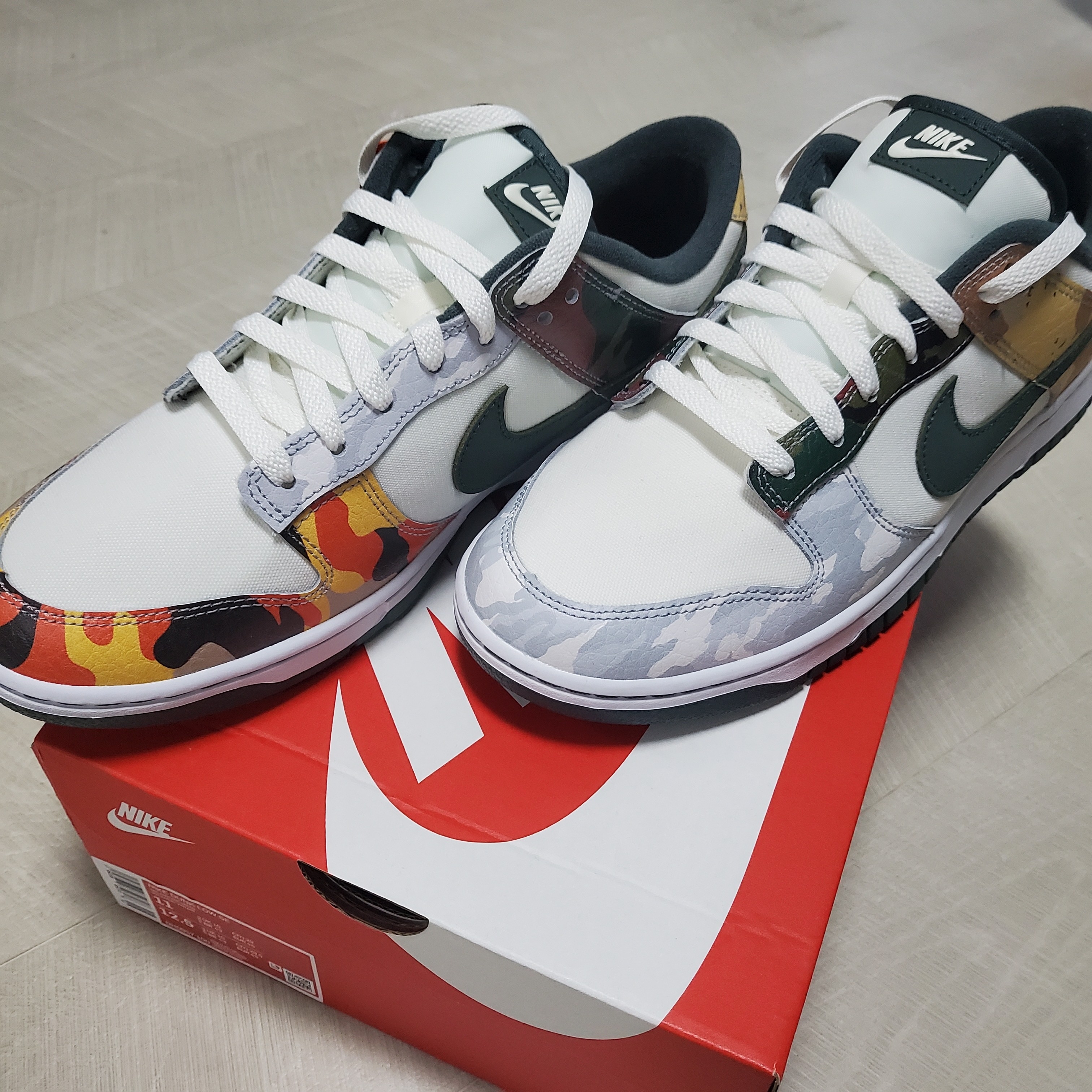 Nike Dunk Low SE Sail Multi Camo 착용 스타일