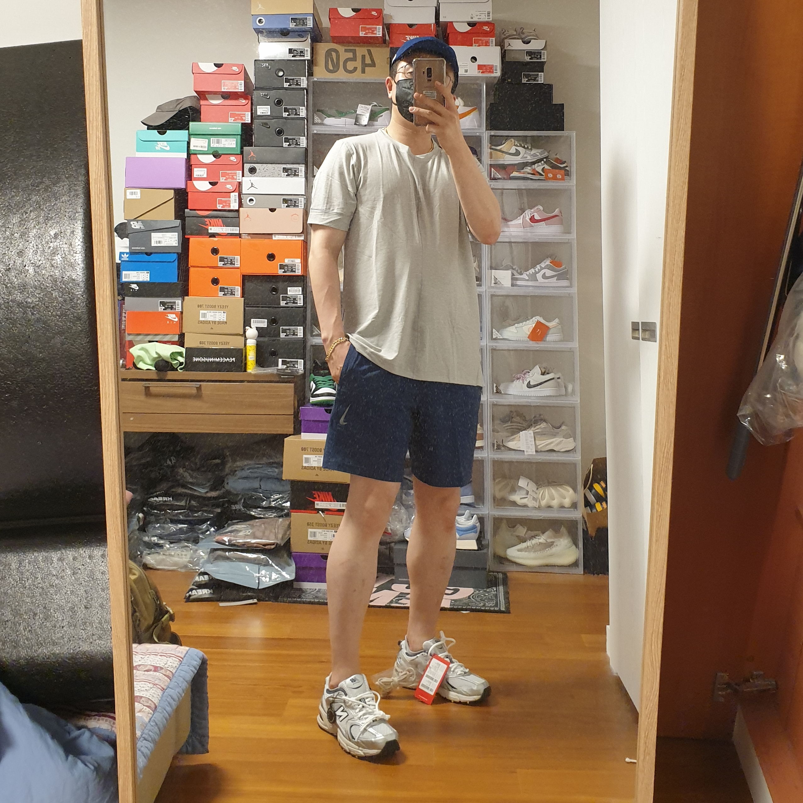 New Balance 530 Steel Grey 착용 스타일 - 1