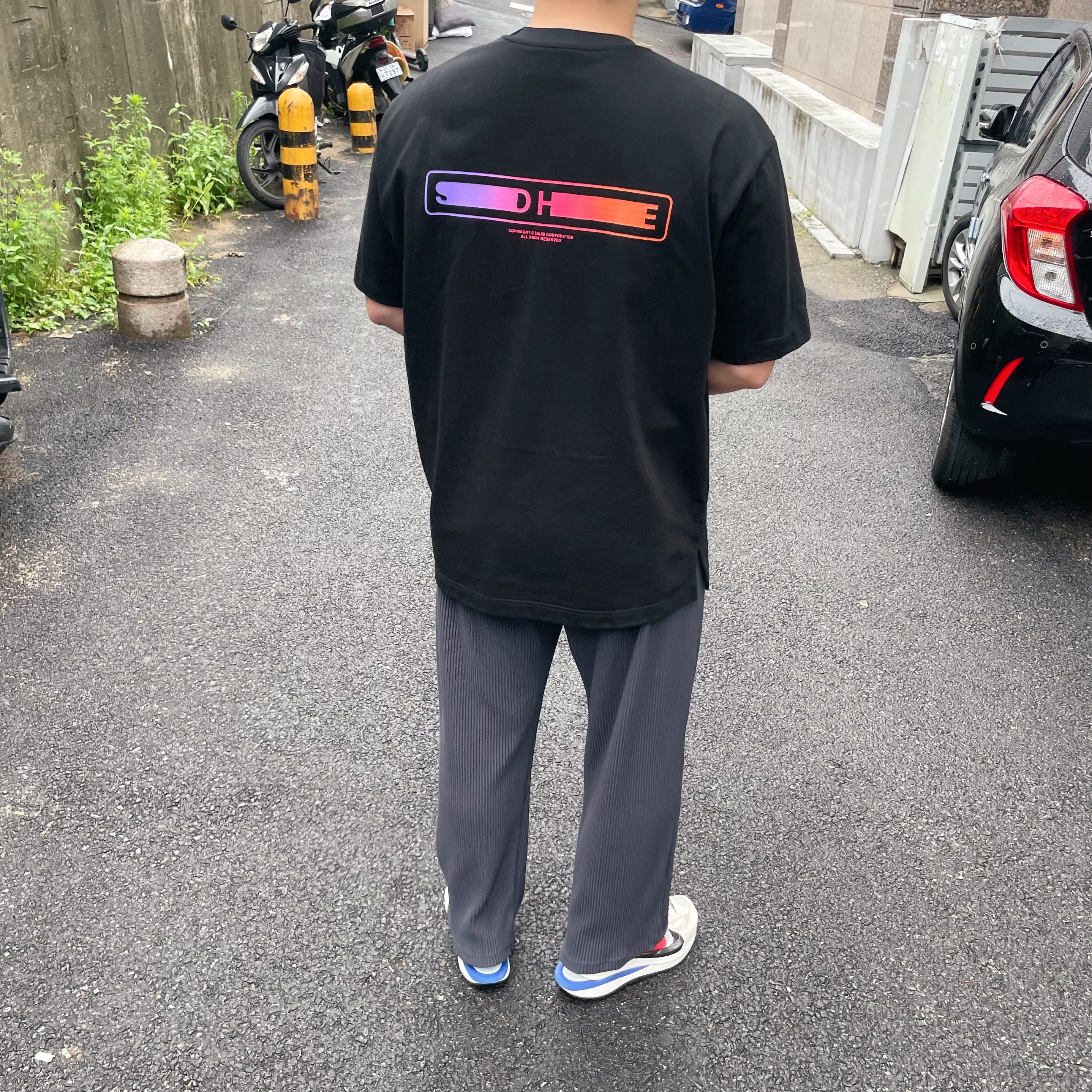 Nike x Sacai VaporWaffle Royal Fuchsia 착용 스타일 - 2