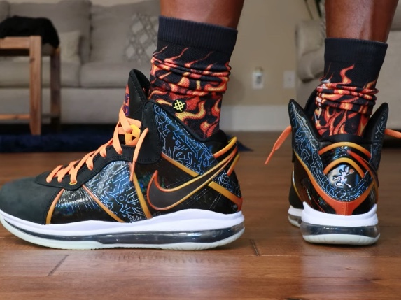 Nike x Space Jam: A New Legacy LeBron 8 착용 스타일 - 3