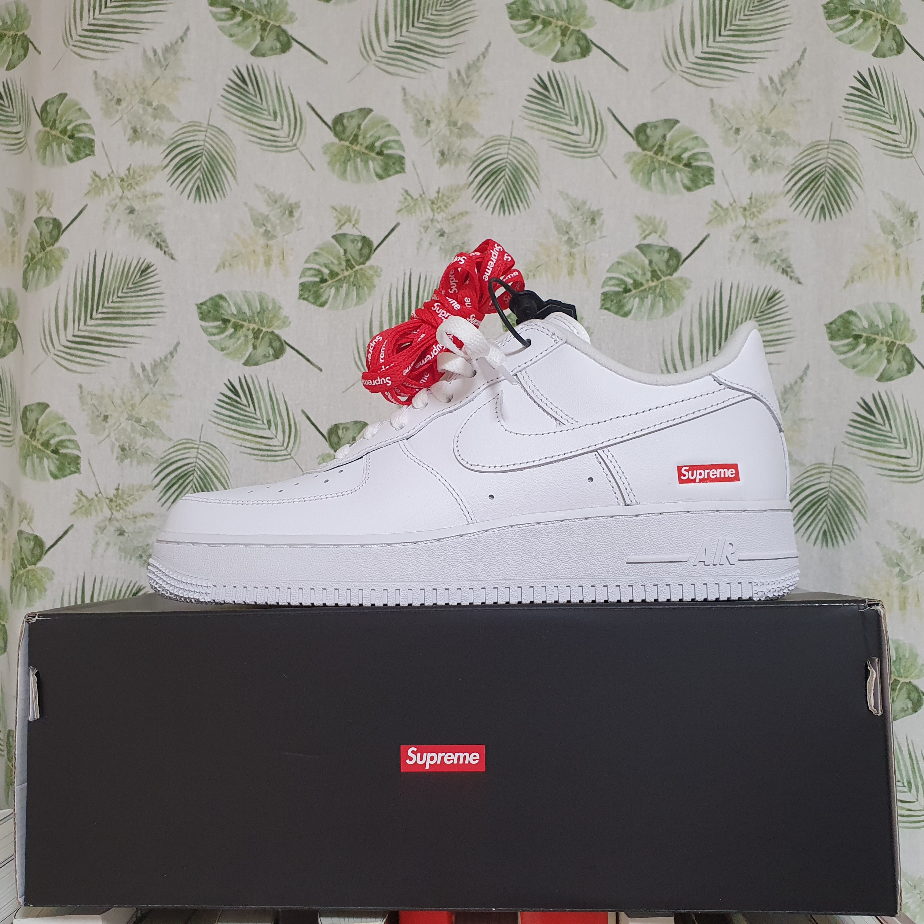 Nike x Supreme Air Force 1 Low White 착용 스타일