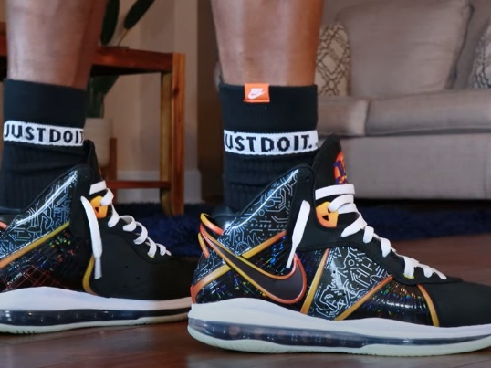 Nike x Space Jam: A New Legacy LeBron 8 착용 스타일 - 1
