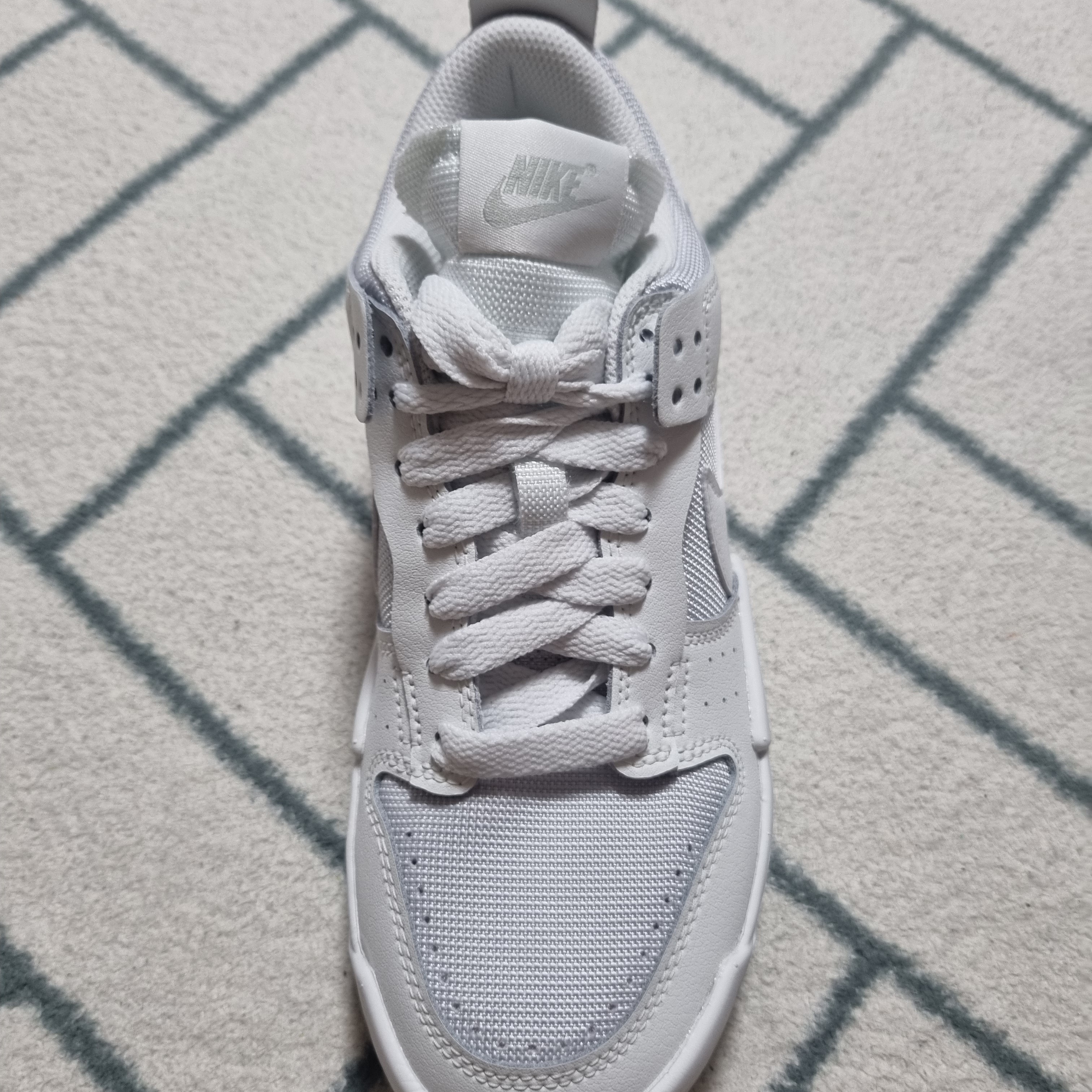 (W) Nike Dunk Low Disrupt Photon Dust 착용 스타일 - 1