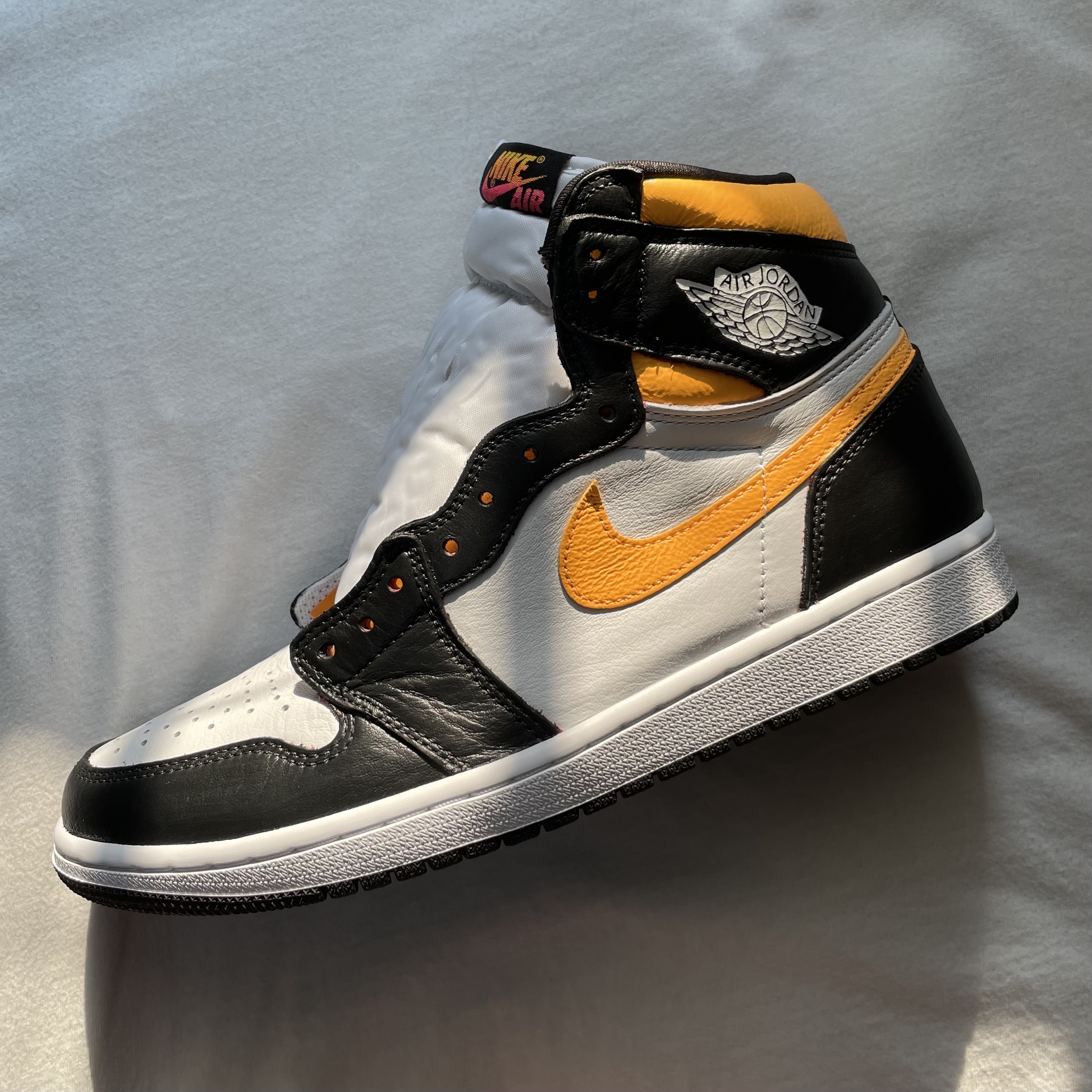 Jordan 1 Retro High OG Light Fusion Red 착용 스타일 - 1