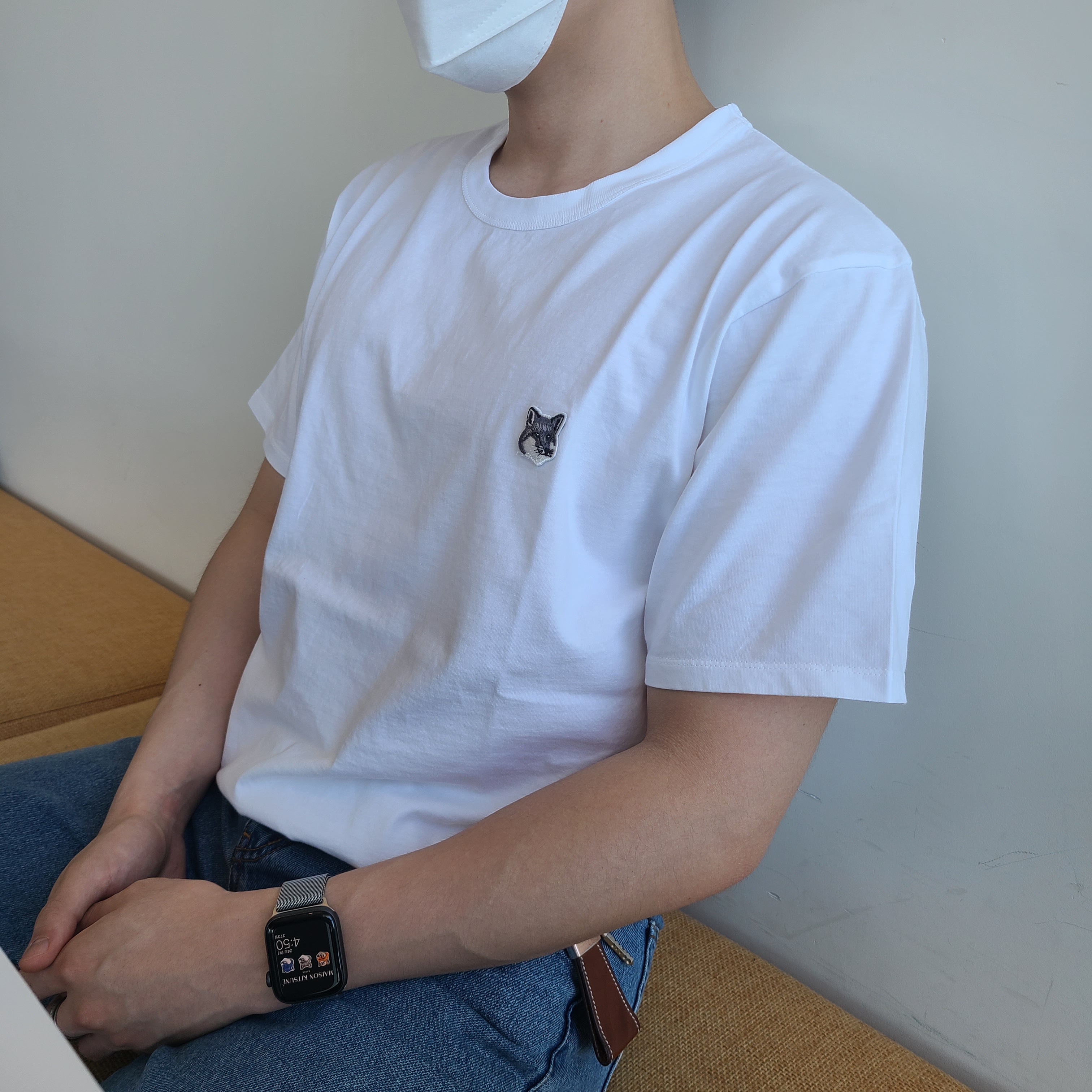 Maison Kitsune Grey Fox Head Patch Classic T-Shirt White, Oofos OOriginal Eggnog & Chalk 착용 스타일 - 1