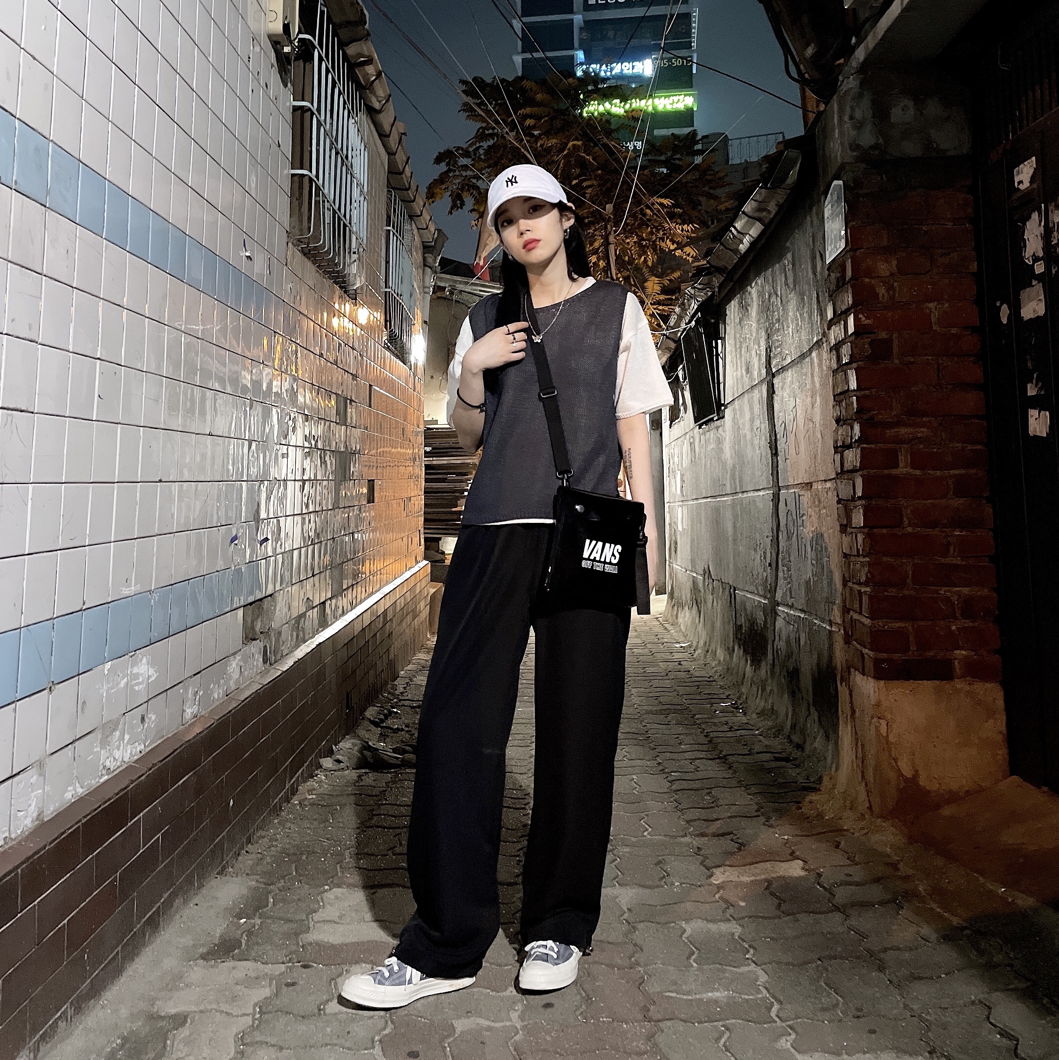 Converse x Play Comme des Garcons Chuck 70 Ox Steel Gray 착용 스타일 - 2