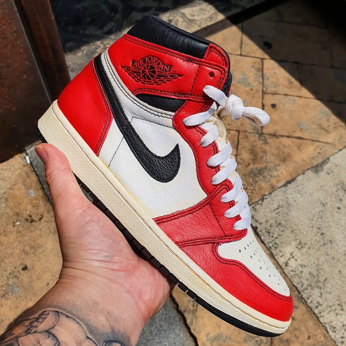 Jordan 1 Retro High OG Light Fusion Red 착용 스타일 - 4