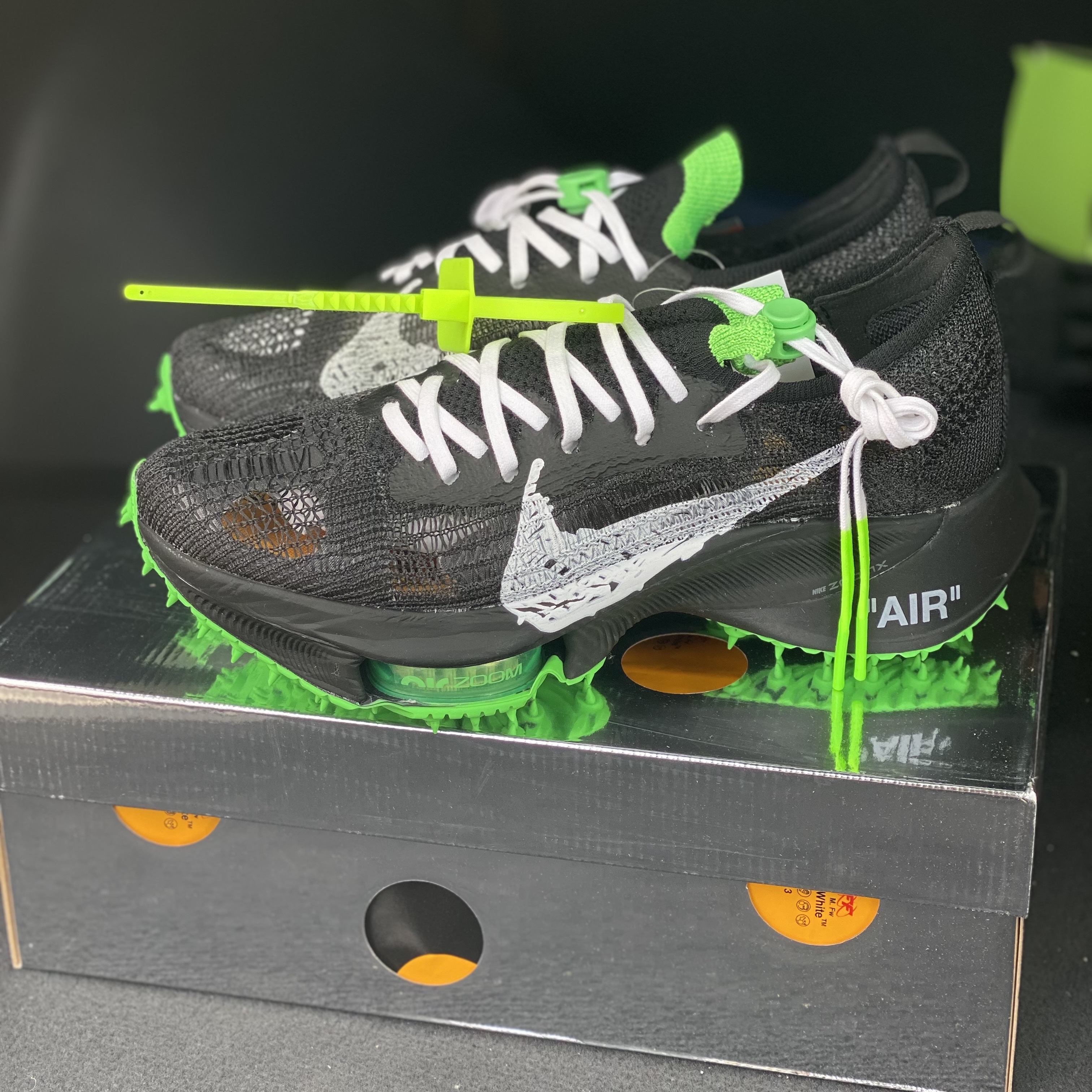 Nike x Off-White Air Zoom Tempo Next% Black 착용 스타일