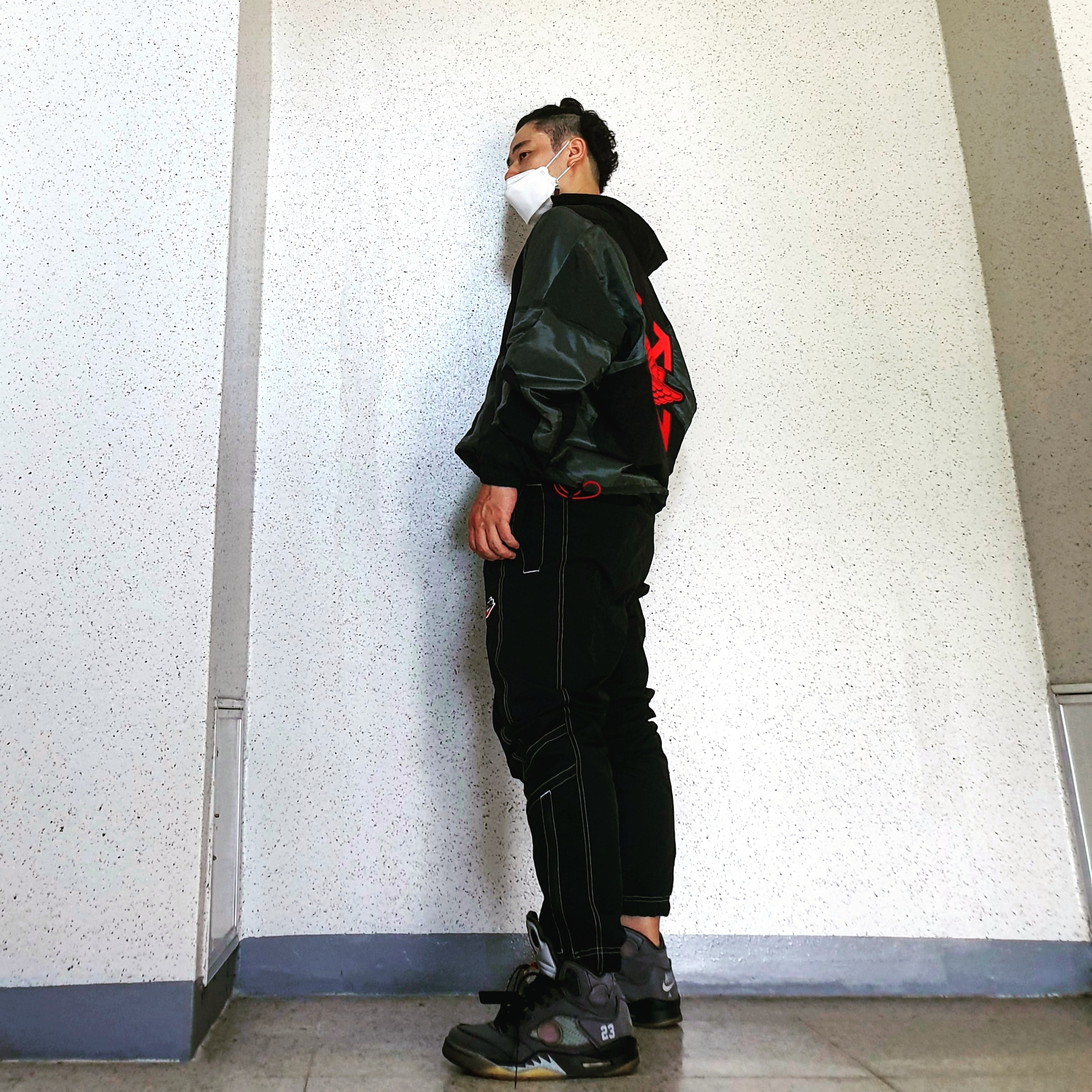 Jordan x Off-White Woven Jacket Black - US/EU, Jordan 5 x Off-White Retro SP Black Muslin 착용 스타일