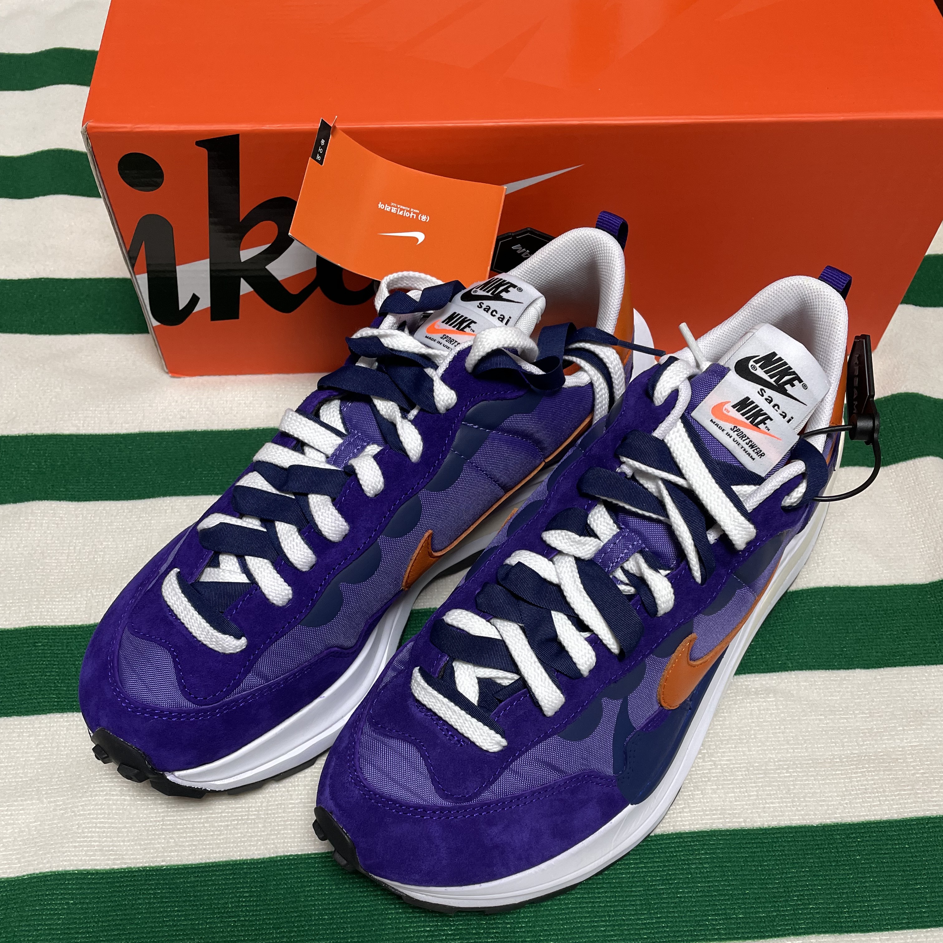 Nike x Sacai VaporWaffle Dark Iris 착용 스타일 - 1