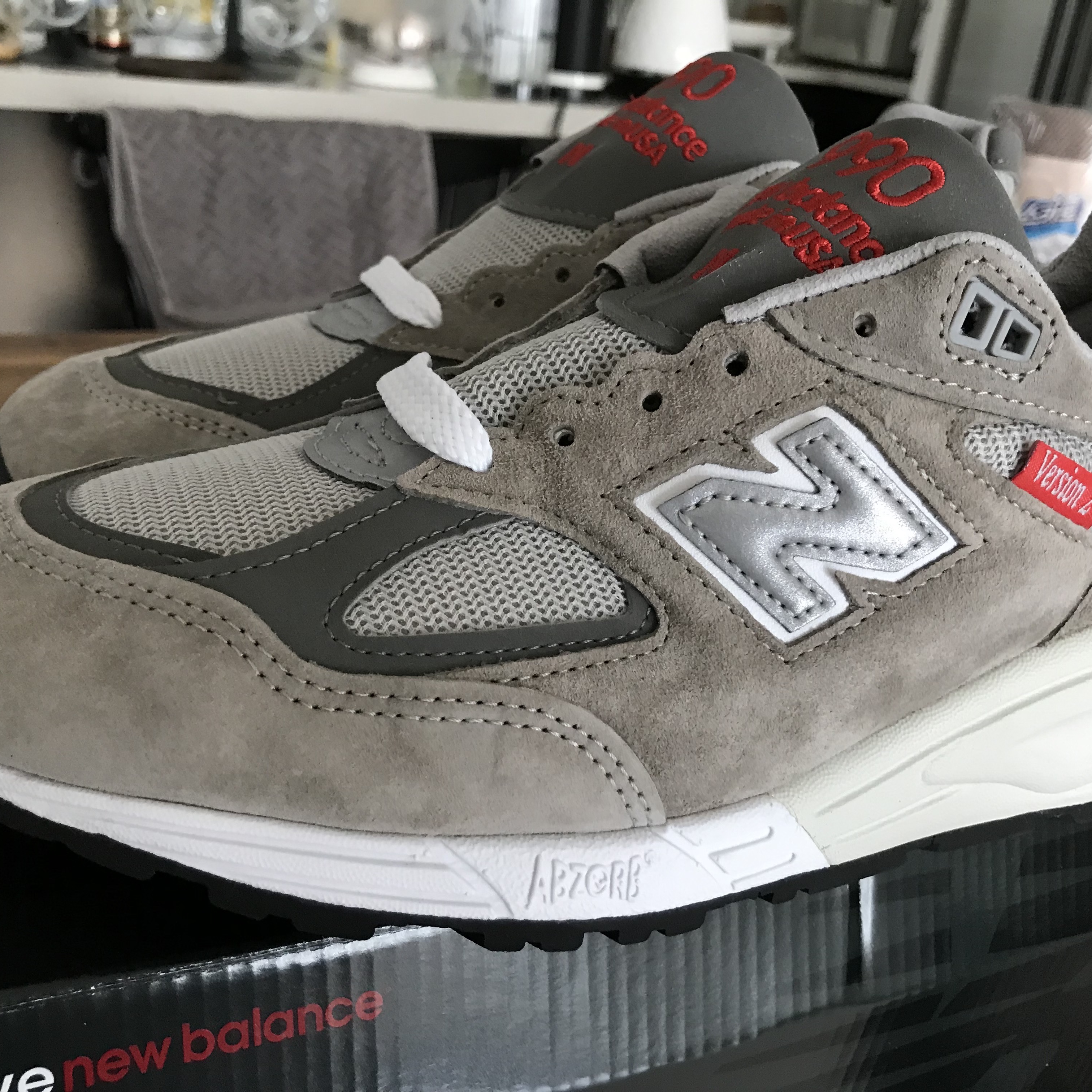 New Balance 990vs2 Made in USA Grey 착용 스타일 - 2