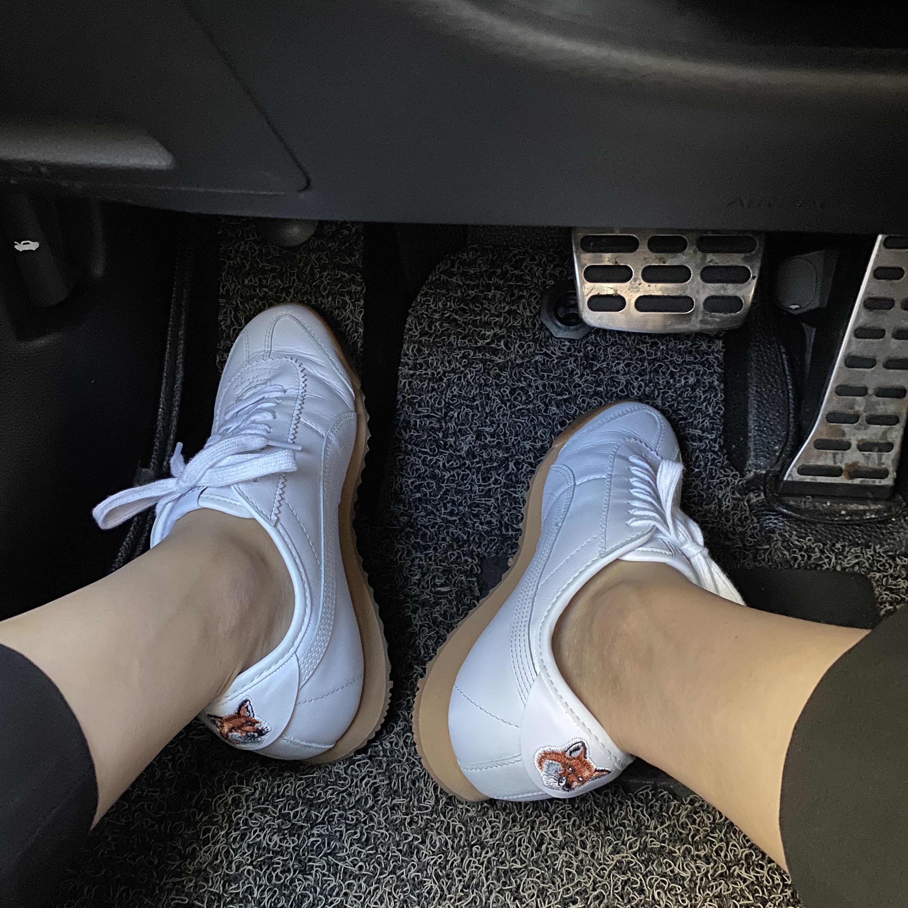 Puma x Maison Kitsune Roma White 착용 스타일 - 4