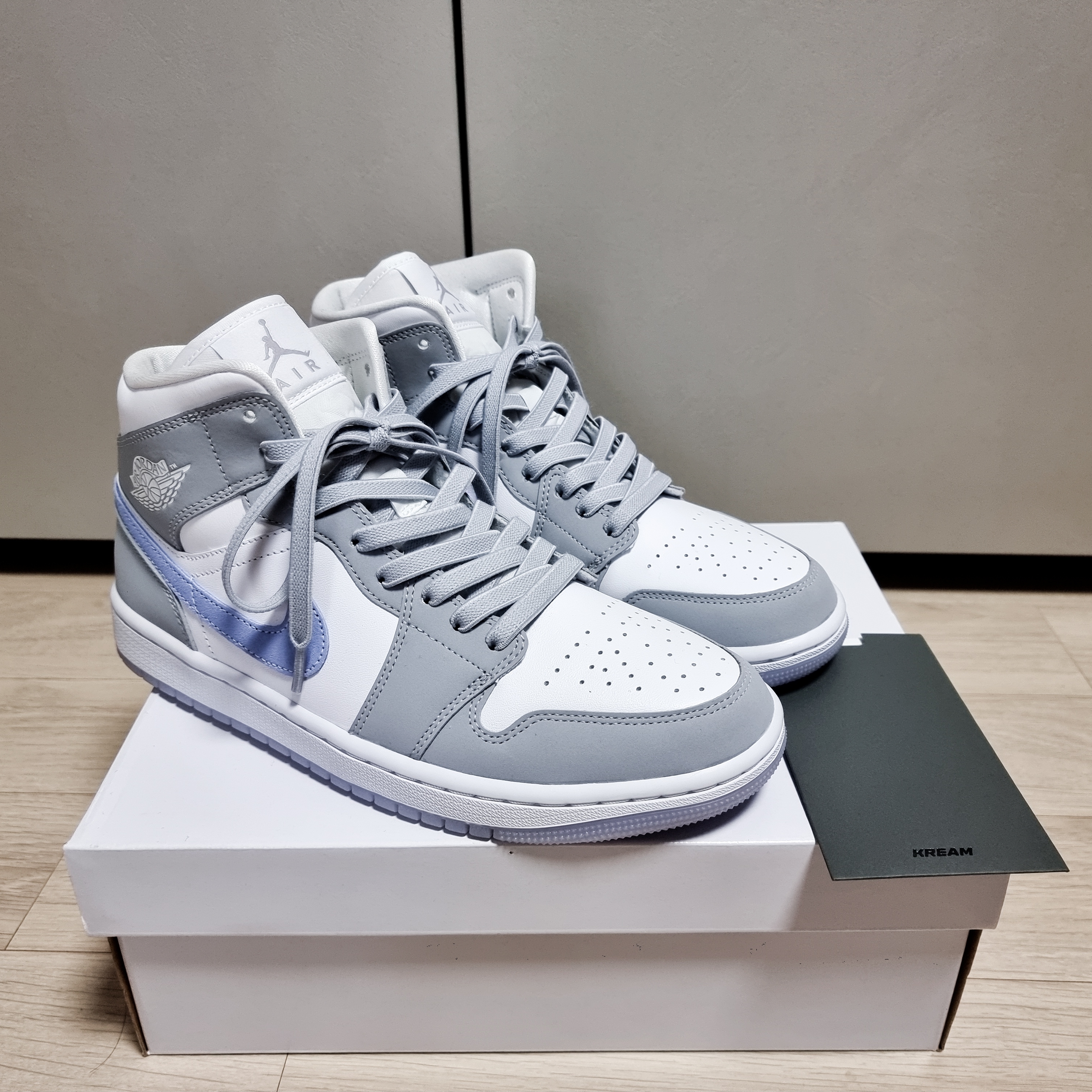 (W) Jordan 1 Mid Wolf Grey 착용 스타일