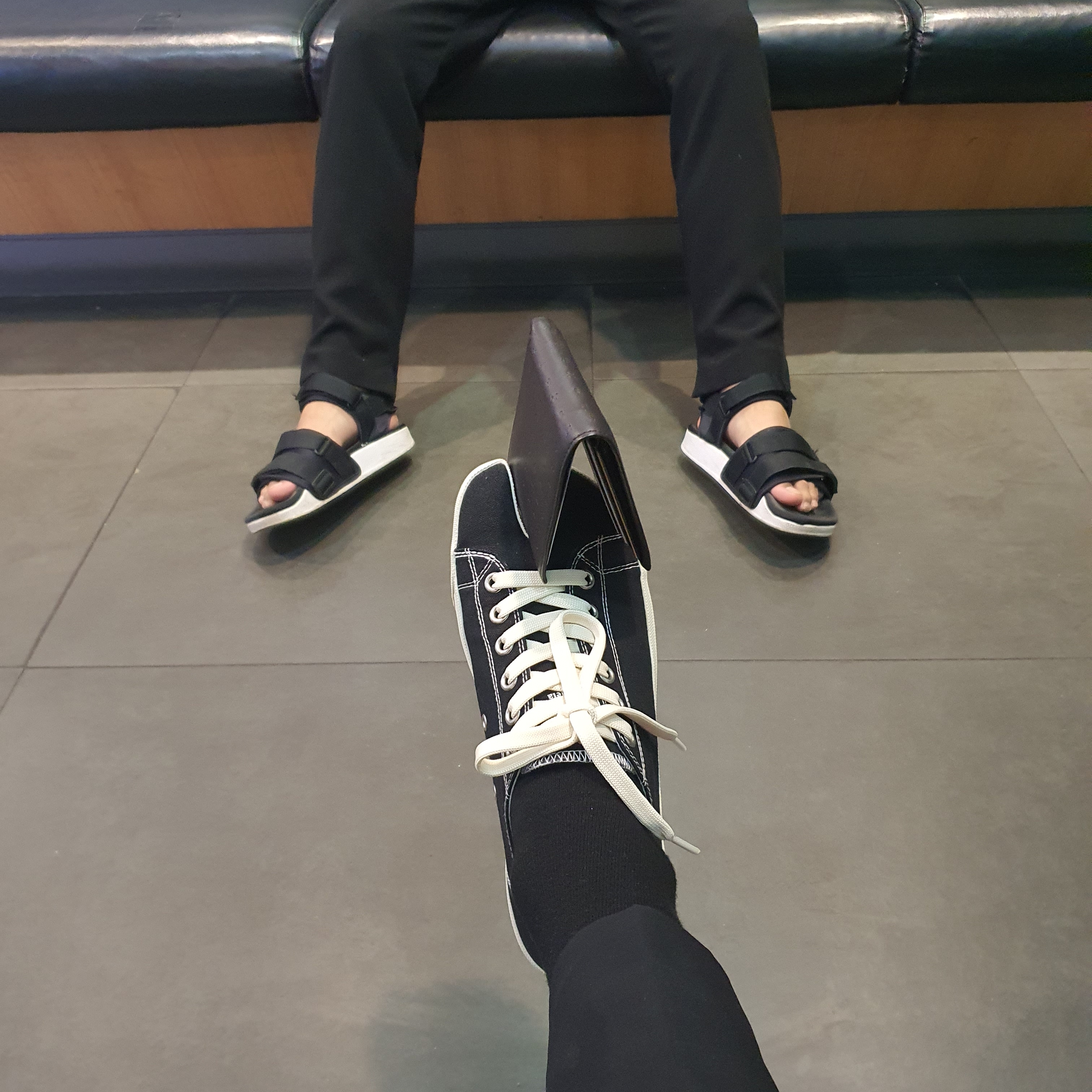 Maison Margiela Tabi Low Black 착용 스타일