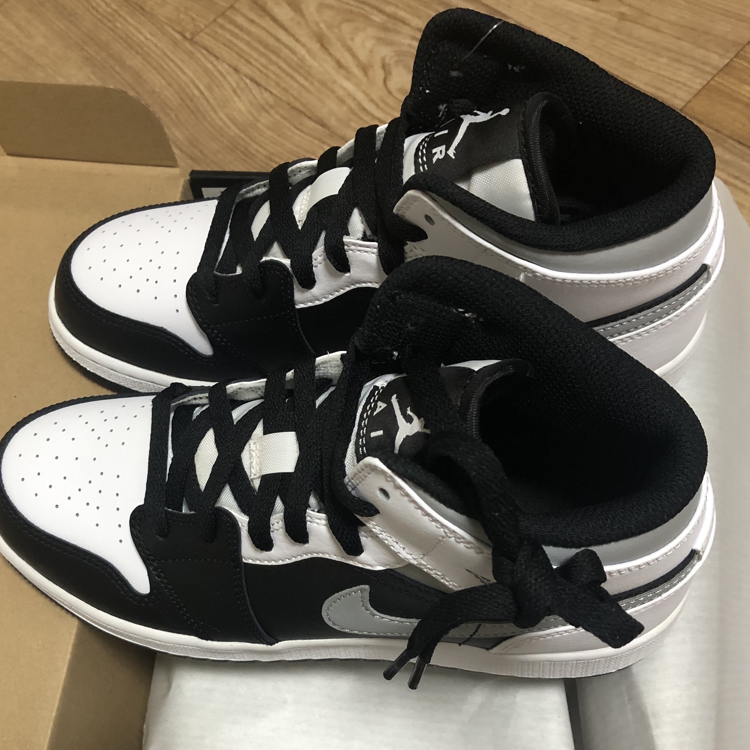 (GS) Jordan 1 Mid White Shadow 착용 스타일