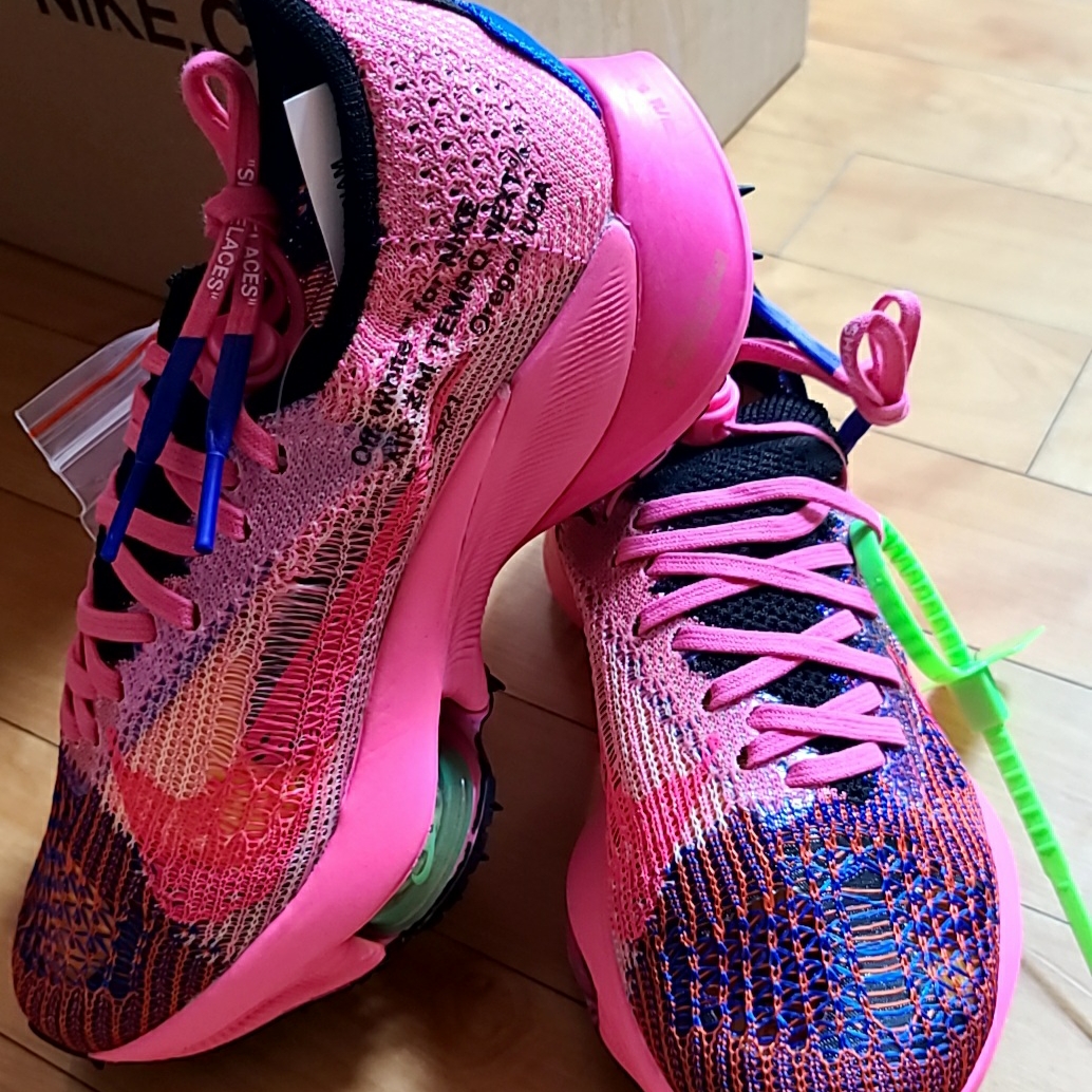 Nike x Off-White Air Zoom Tempo Next% Pink Glow 착용 스타일 - 4