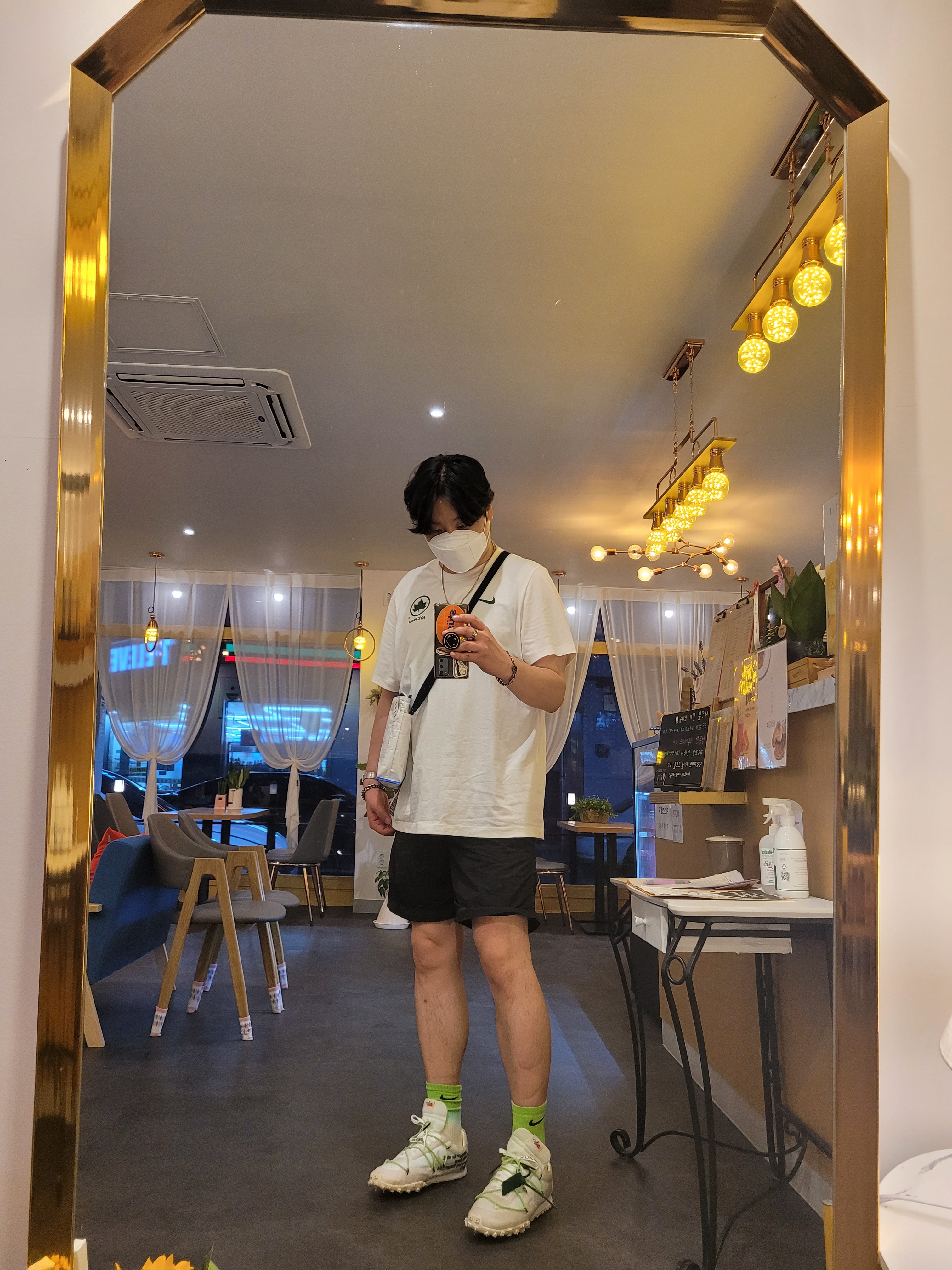 Nike x Off-White Air Zoom Tempo Next% Pink Glow, (W) Nike x Off-White Waffle Racer White 착용 스타일 - 3