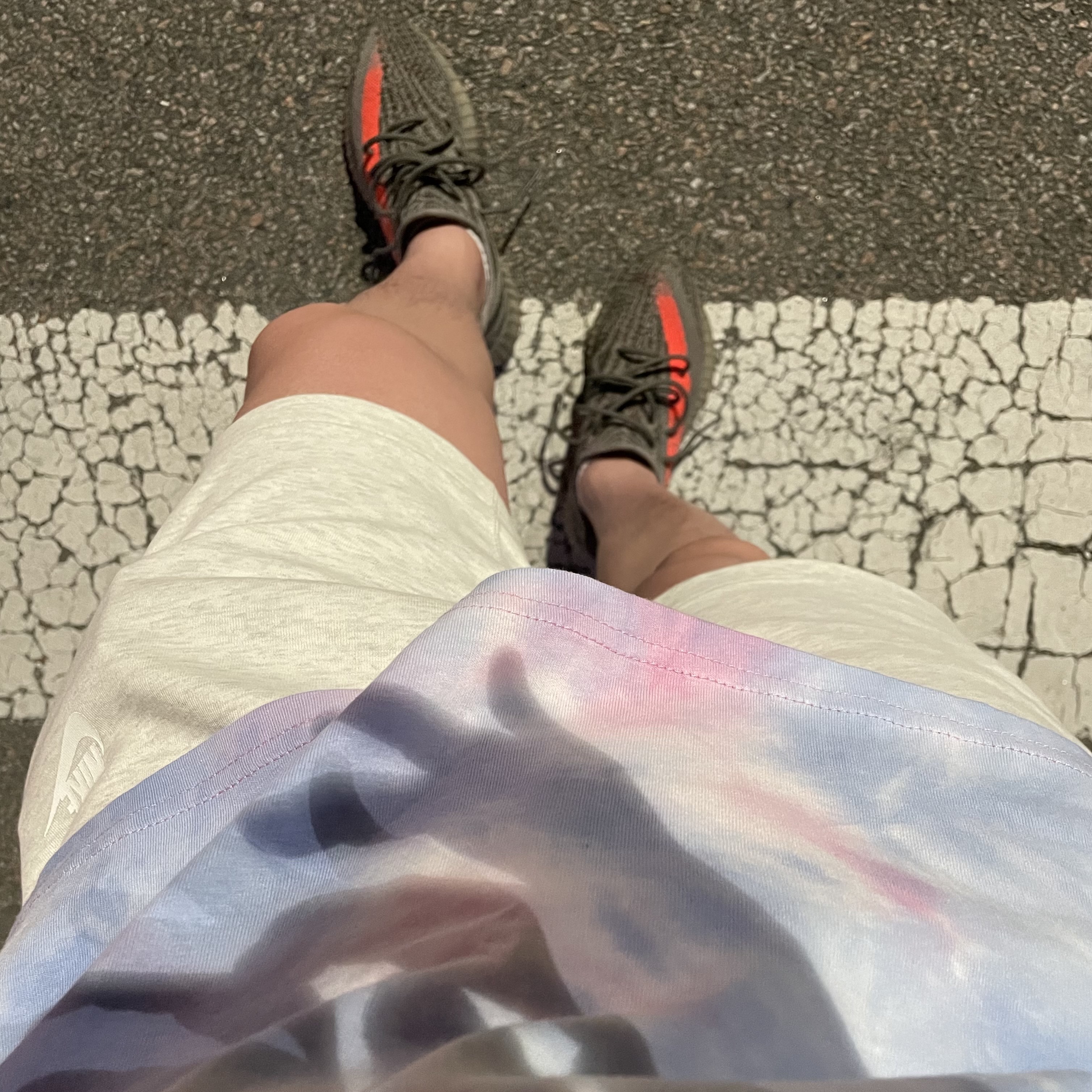 Adidas Yeezy Boost 350 V2 Beluga 착용 스타일 - 2