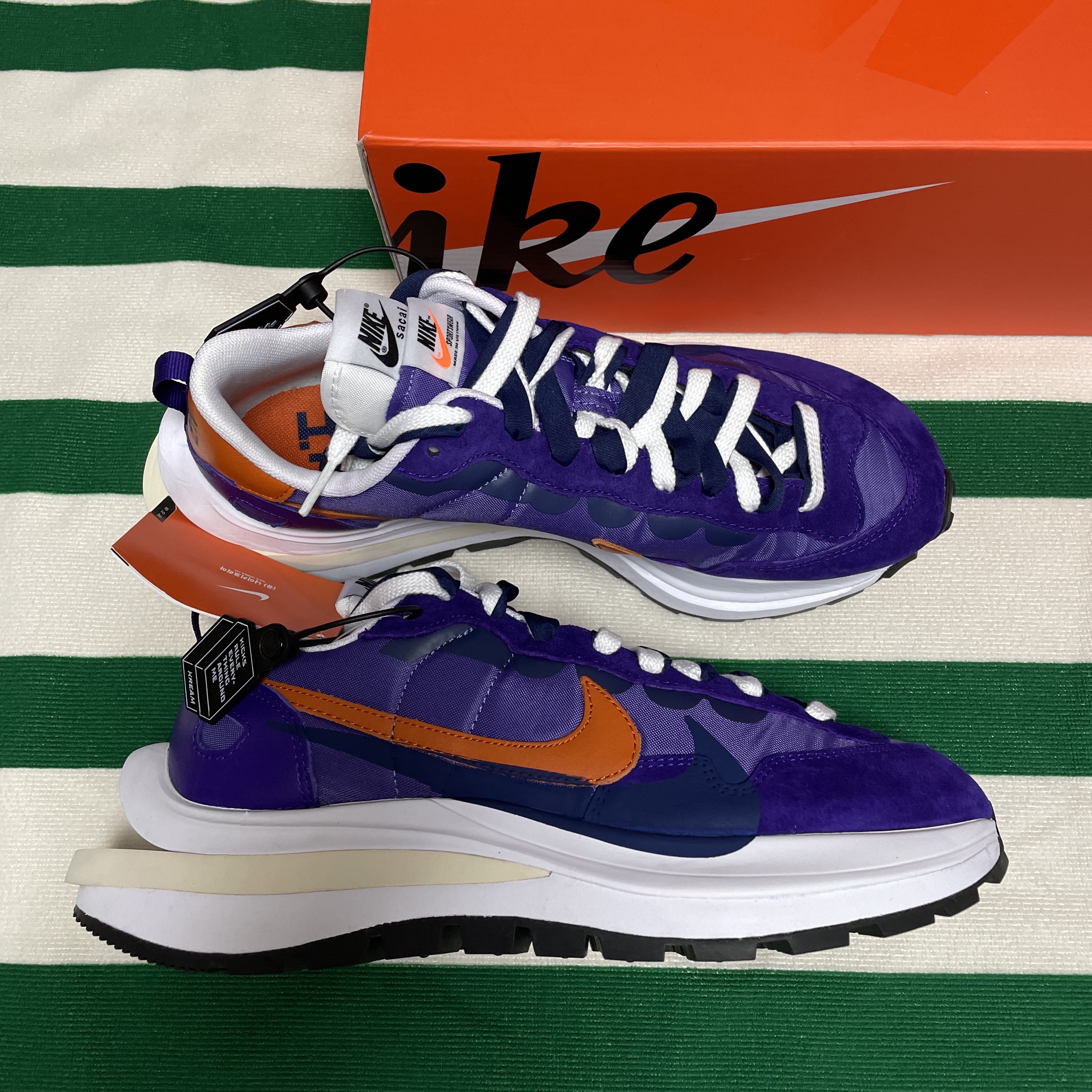 Nike x Sacai VaporWaffle Dark Iris 착용 스타일 - 2