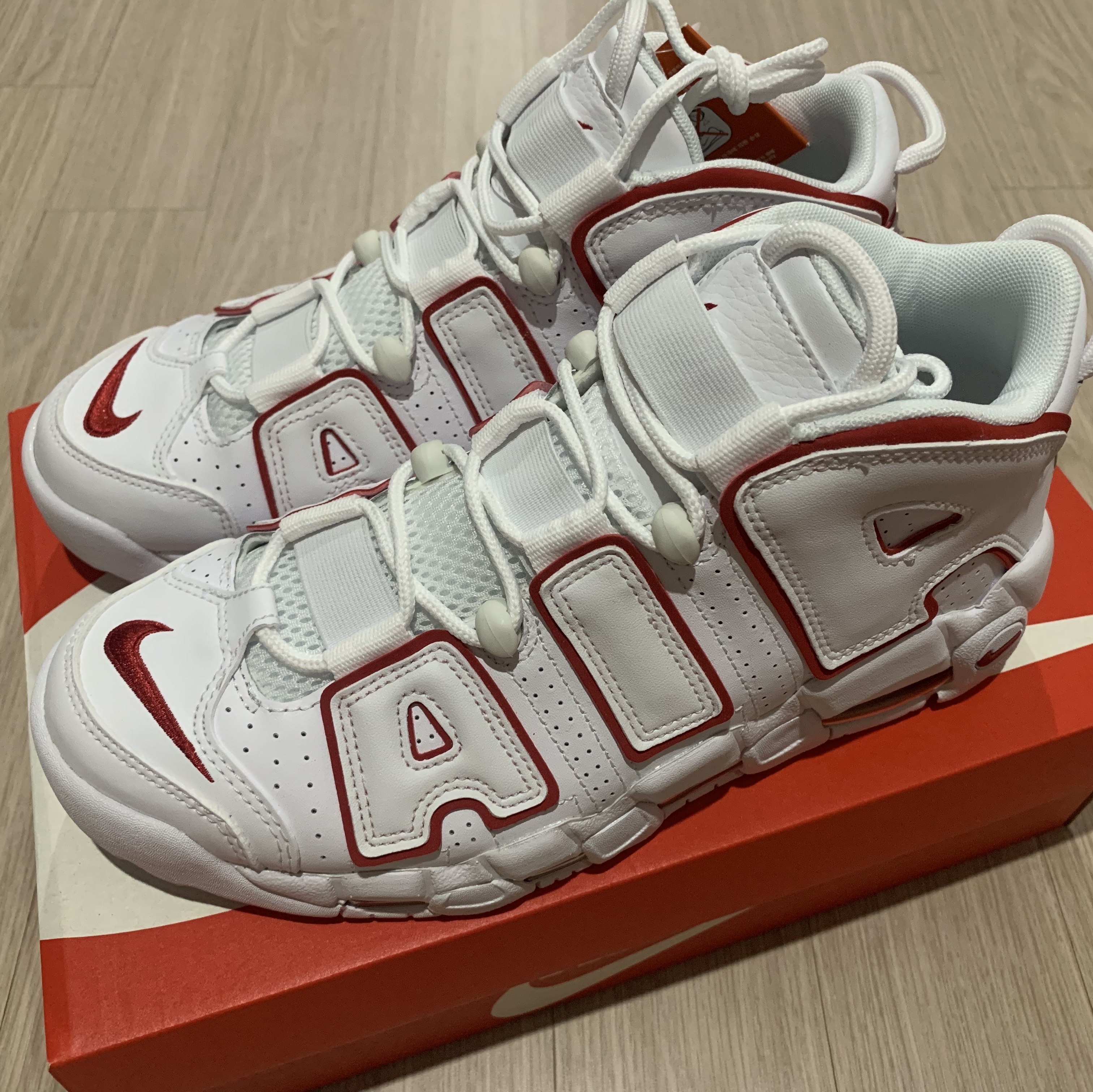 Nike Air More Uptempo White Varsity Red 2021 착용 스타일