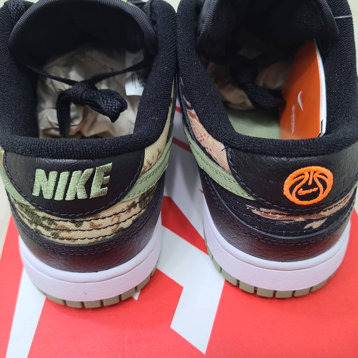 Nike Dunk Low SE Black Multi Camo 착용 스타일 - 4