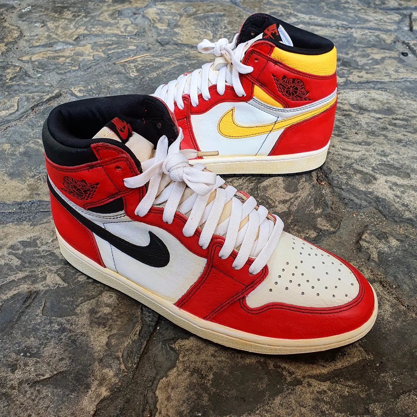 Jordan 1 Retro High OG Light Fusion Red 착용 스타일 - 3