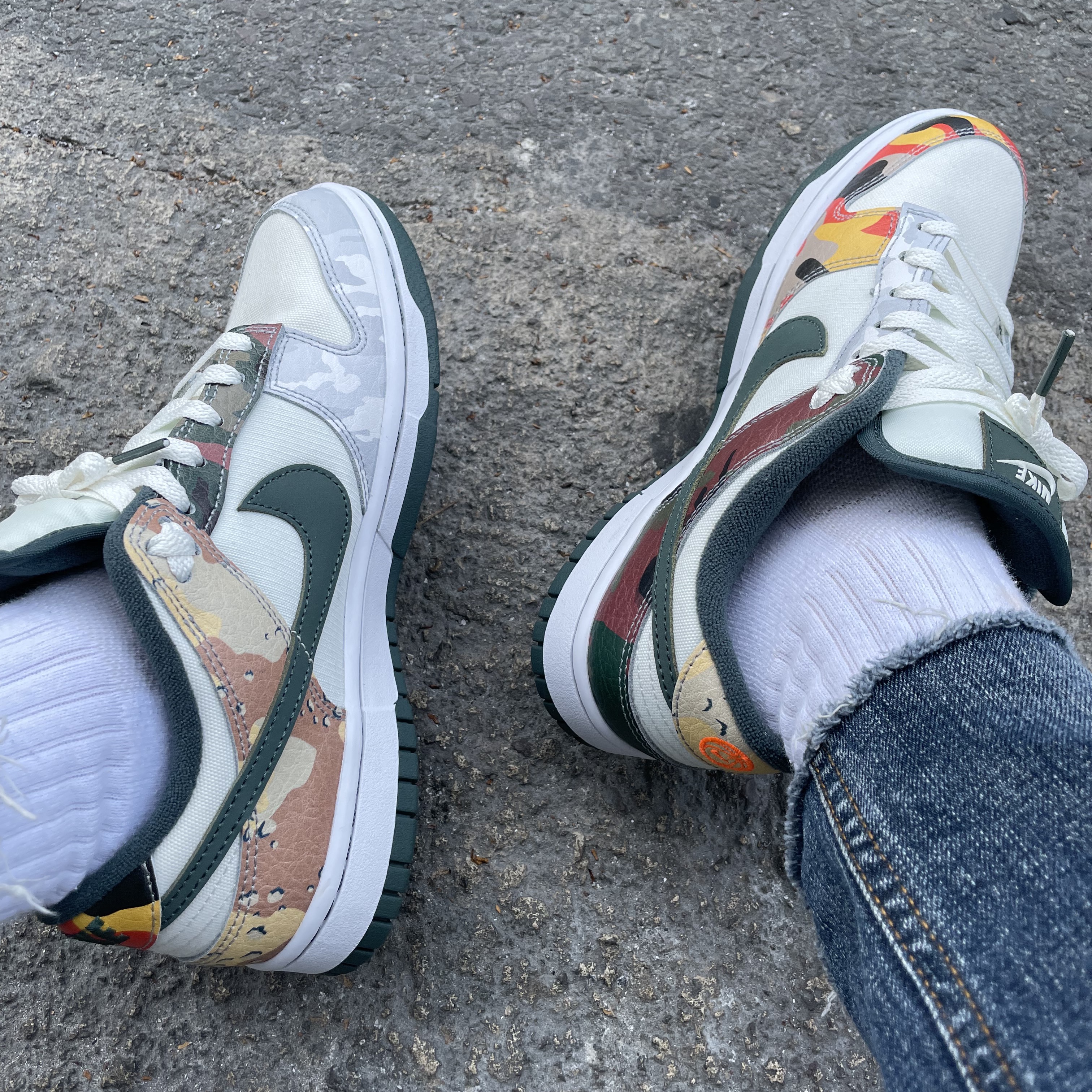 Nike Dunk Low SE Sail Multi Camo 착용 스타일