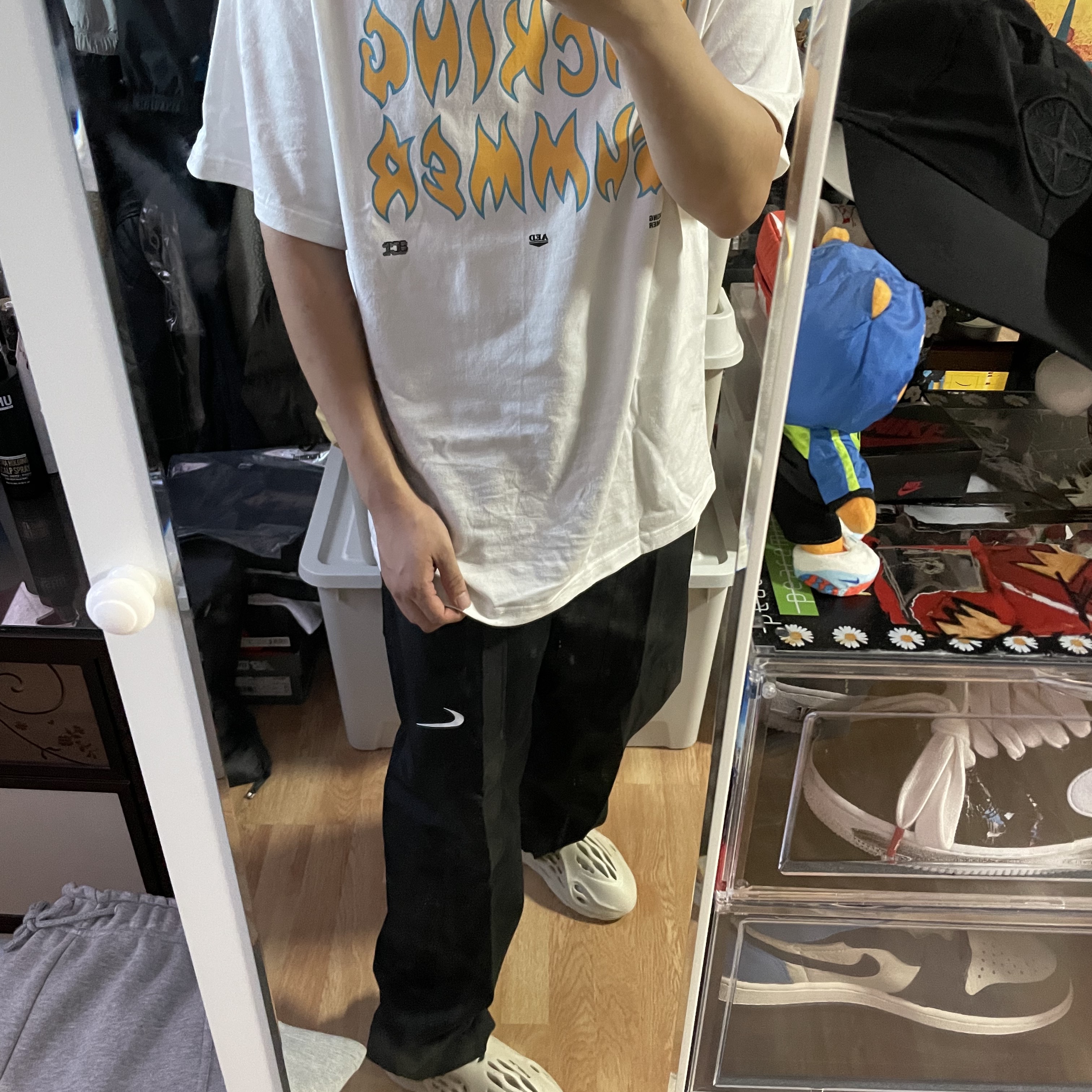 Nike x Off-White NRG Pants Black, Adidas Yeezy Foam RNNR Sand 착용 스타일