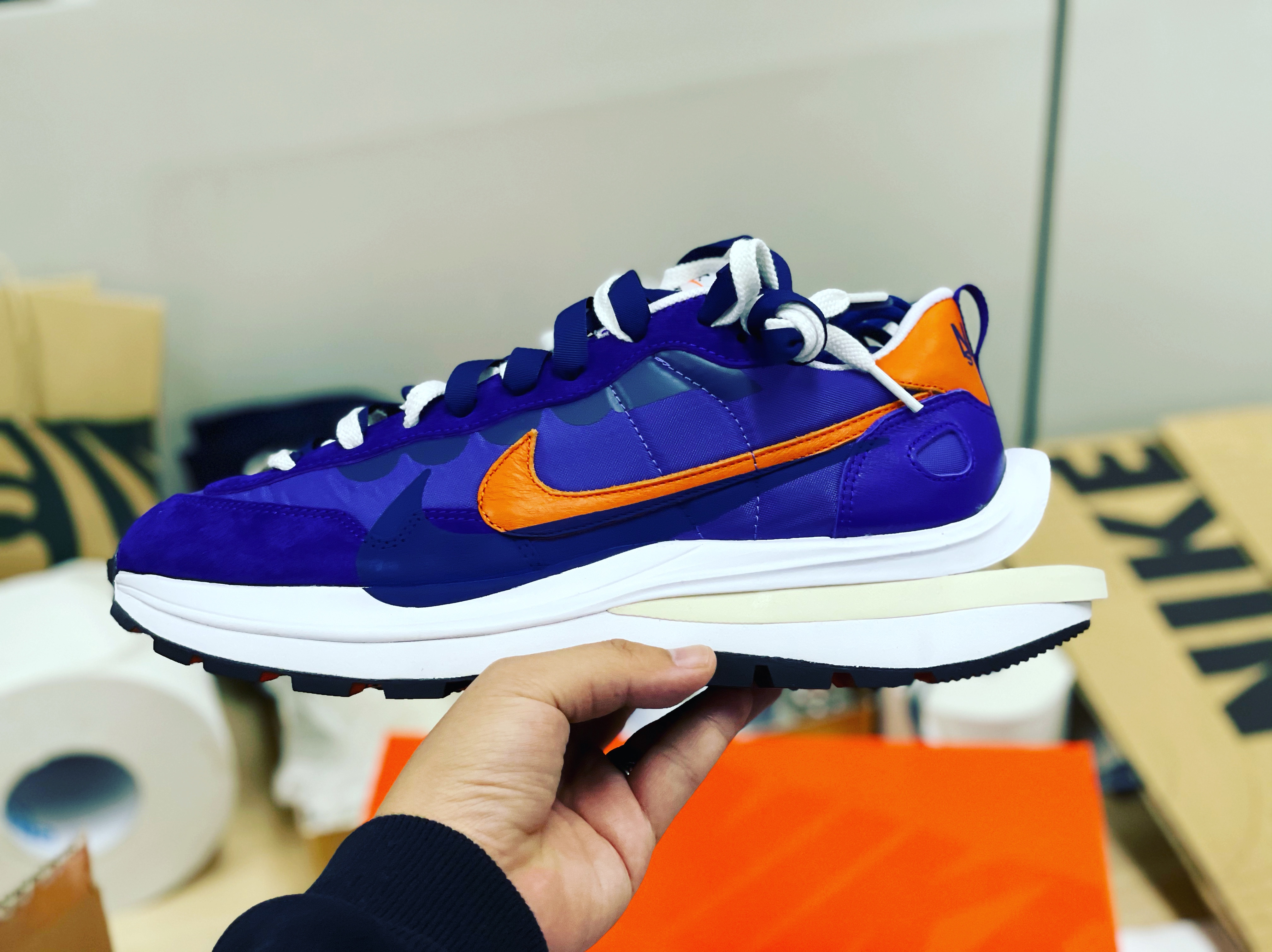 Nike x Sacai VaporWaffle Dark Iris 착용 스타일