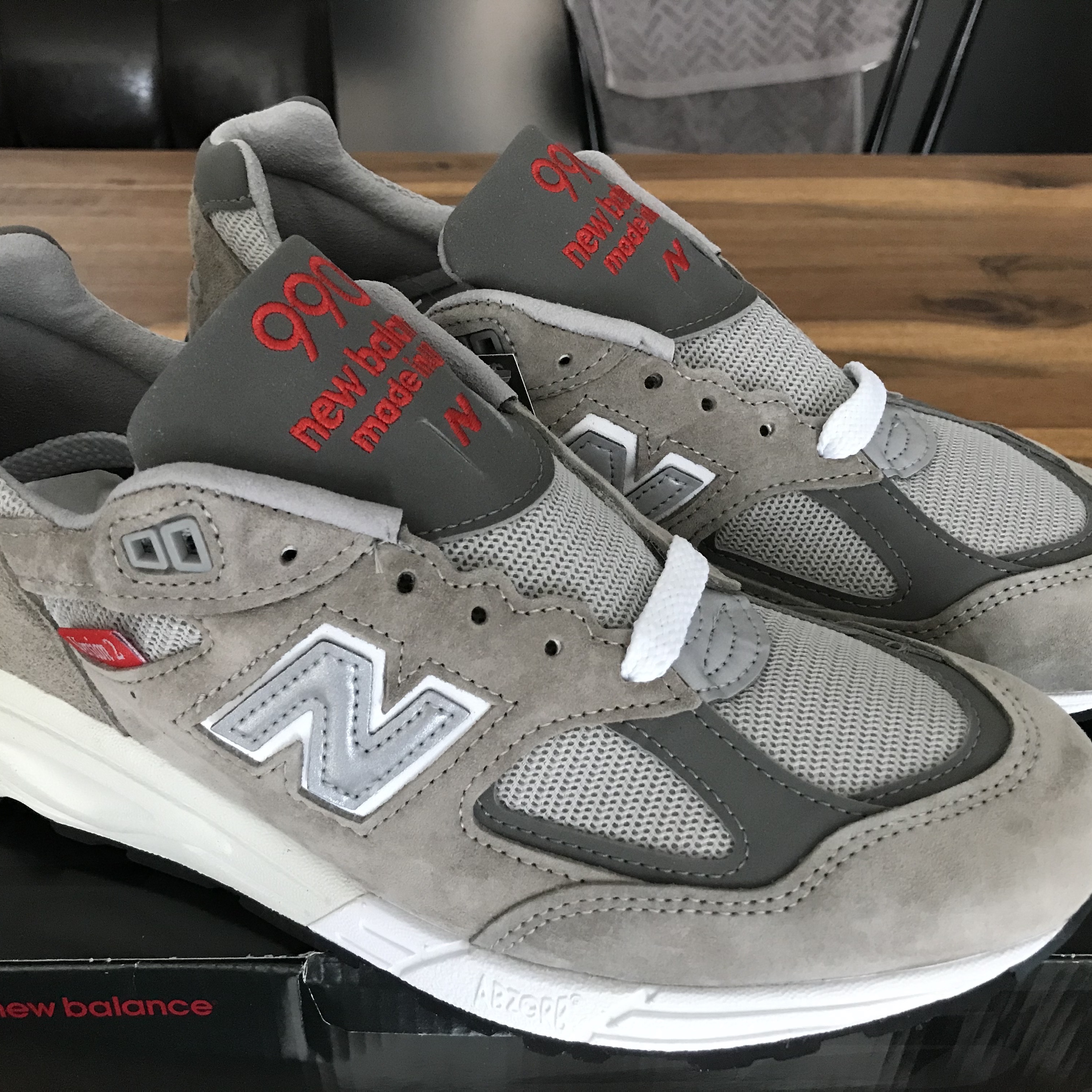 New Balance 990vs2 Made in USA Grey 착용 스타일 - 1